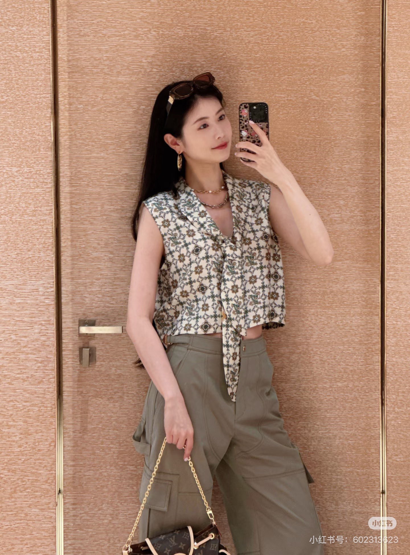 NO:713434,,,19860909,,,Women's clothing