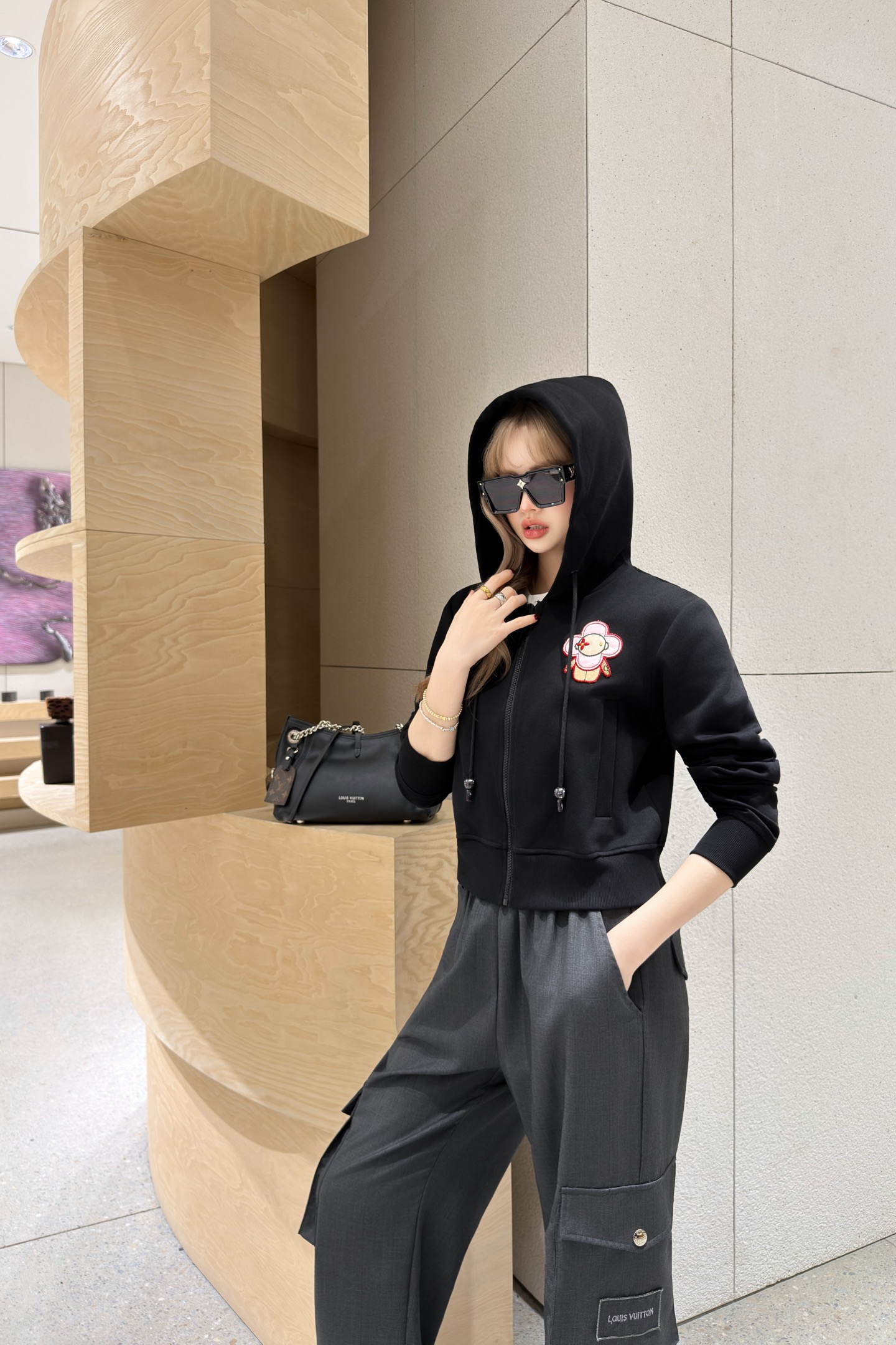 NO:712767,One set has,,19860909一套有,,,Women's clothing