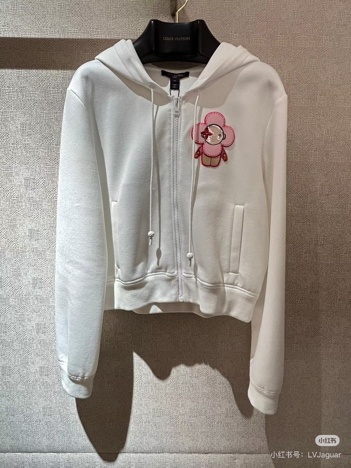 NO:713422,,,19860909,,,Women's clothing