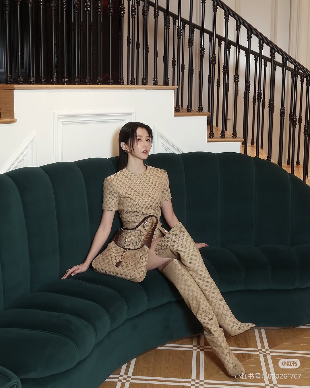 NO:717185,,,19860909,,,Women's clothing