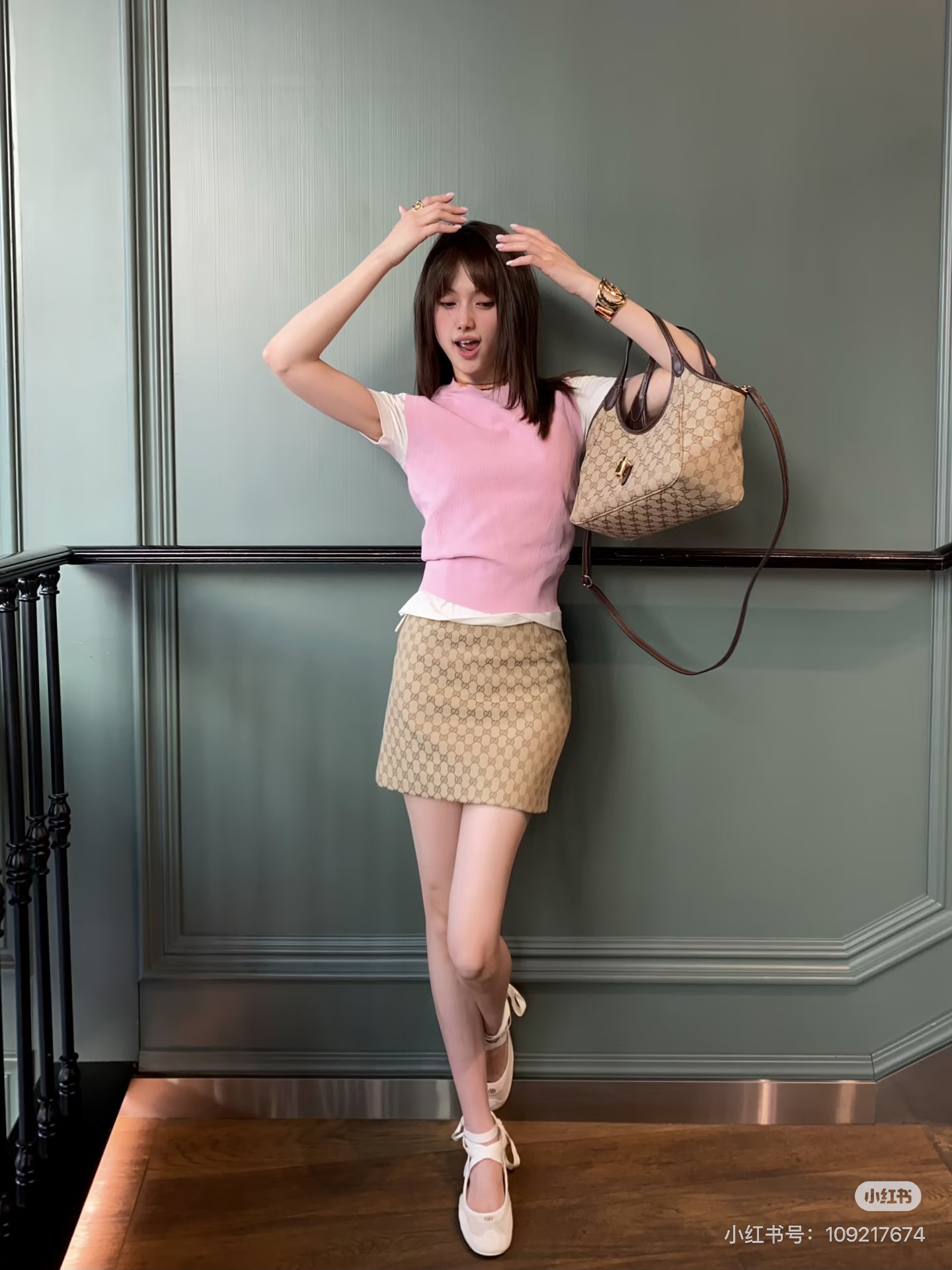 NO:717437,,,19860909,,,Women's clothing