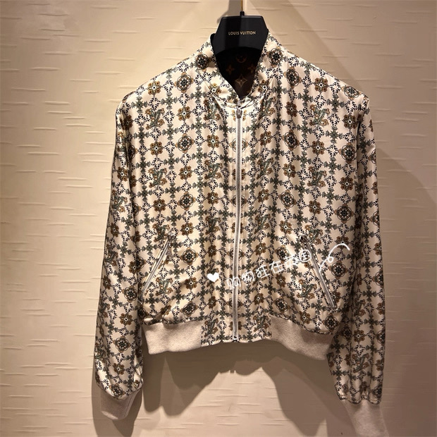 NO:738322,,,19860909,,,Women's clothing