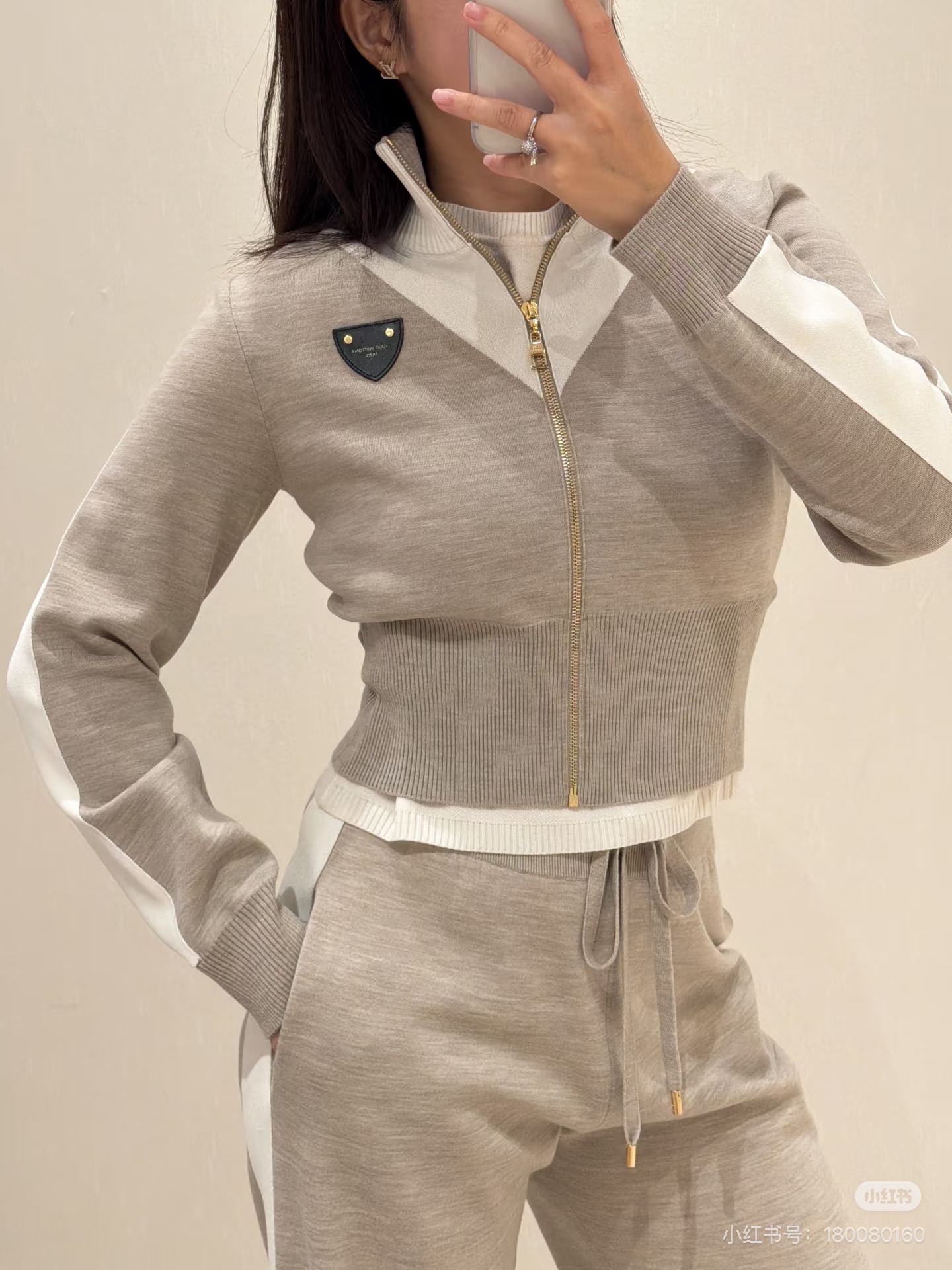 NO:739004,,,19860909,,,Women's clothing