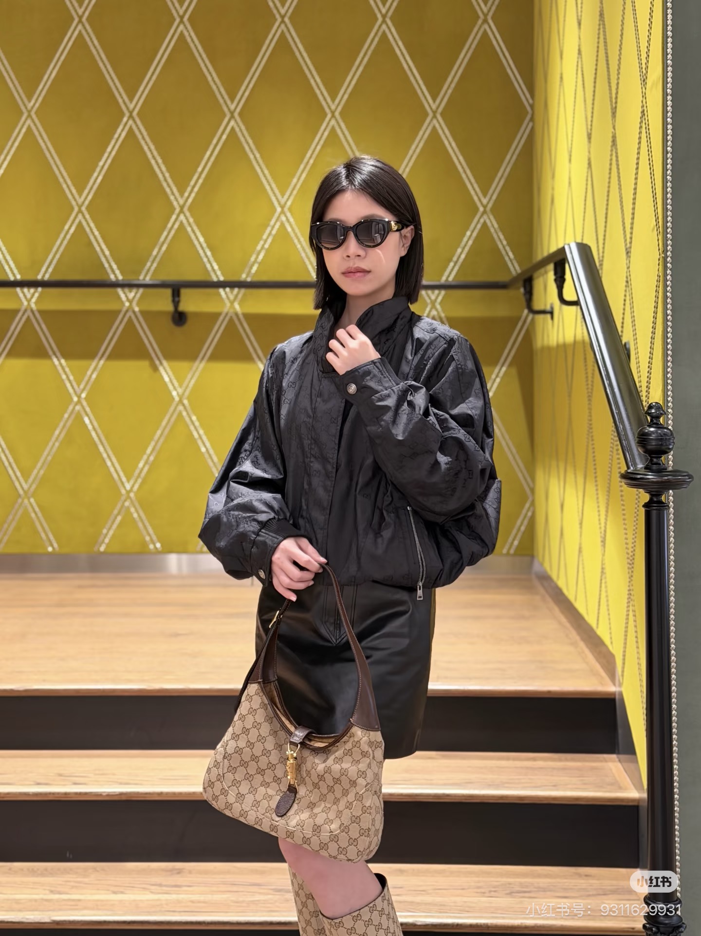 NO:753017,,,19860909,,,Women's clothing