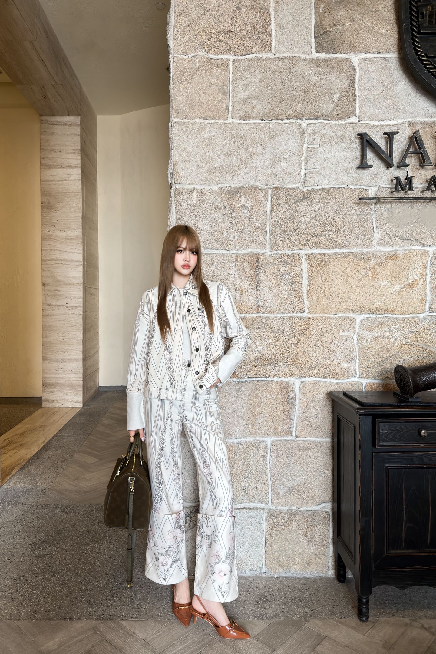 NO:804892,One set has,,19860909一套有,,,Women's clothing