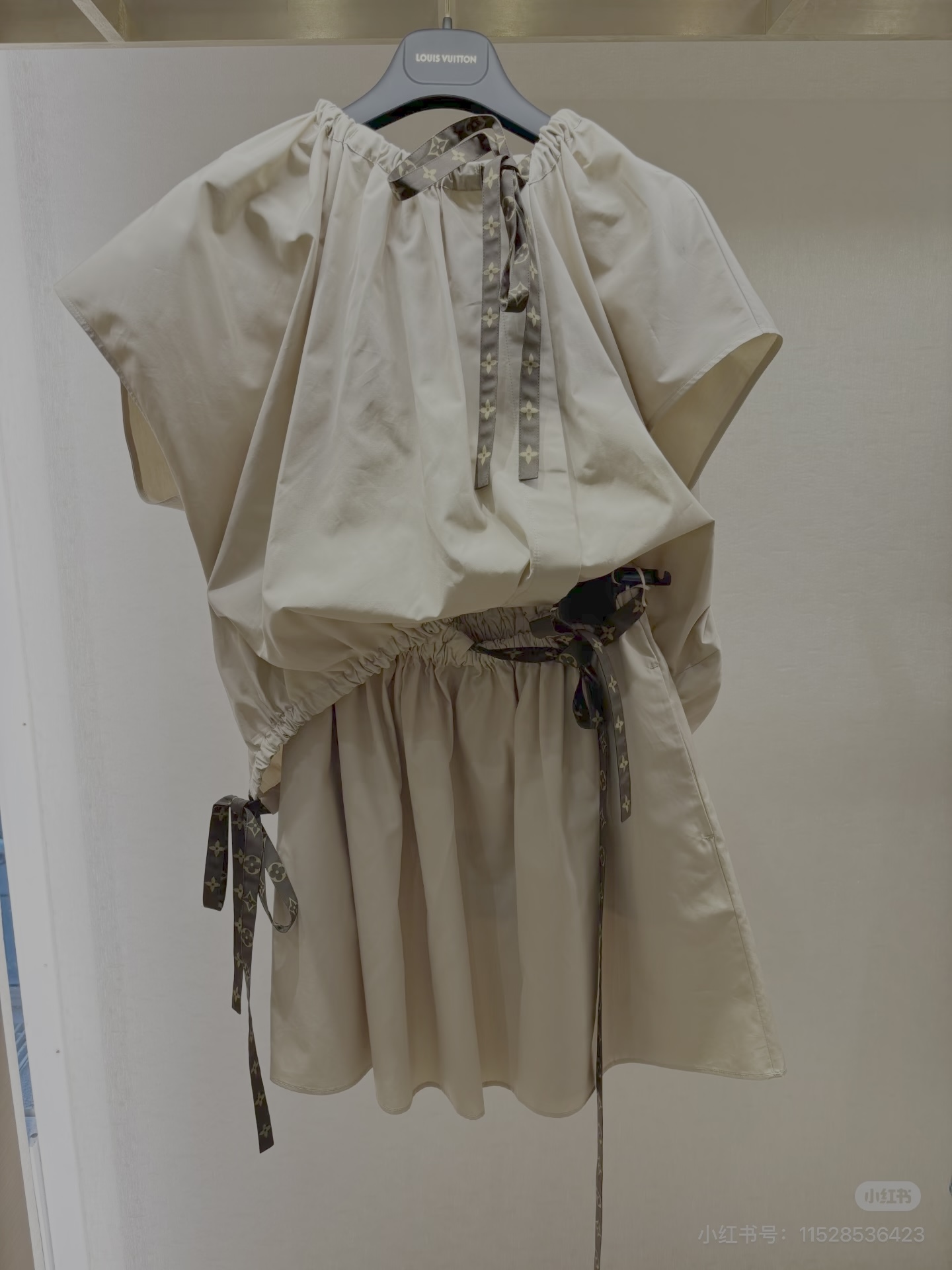 NO:808494,,,19860909,,,Women's clothing
