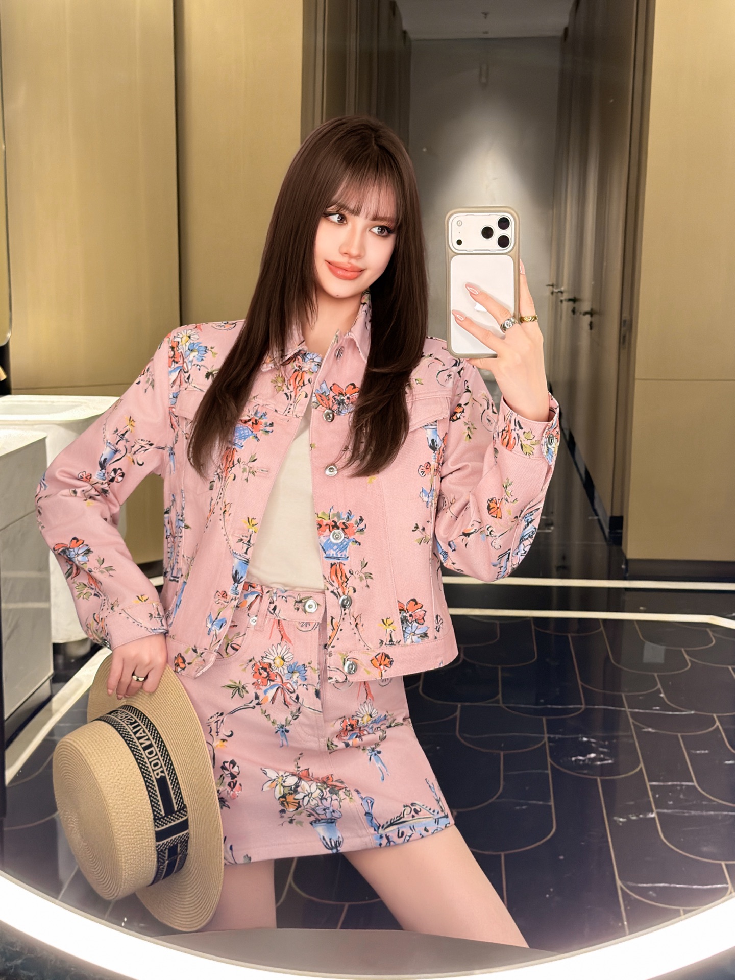 NO:890614,One set has,,19860909一套有,,,Women's clothing