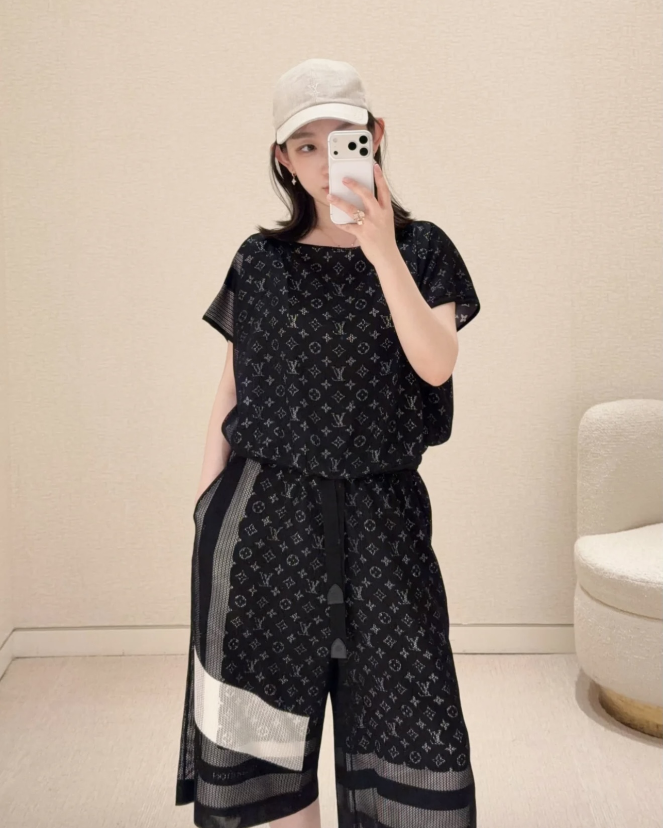 NO:905844,,,19860909,,,Women's clothing