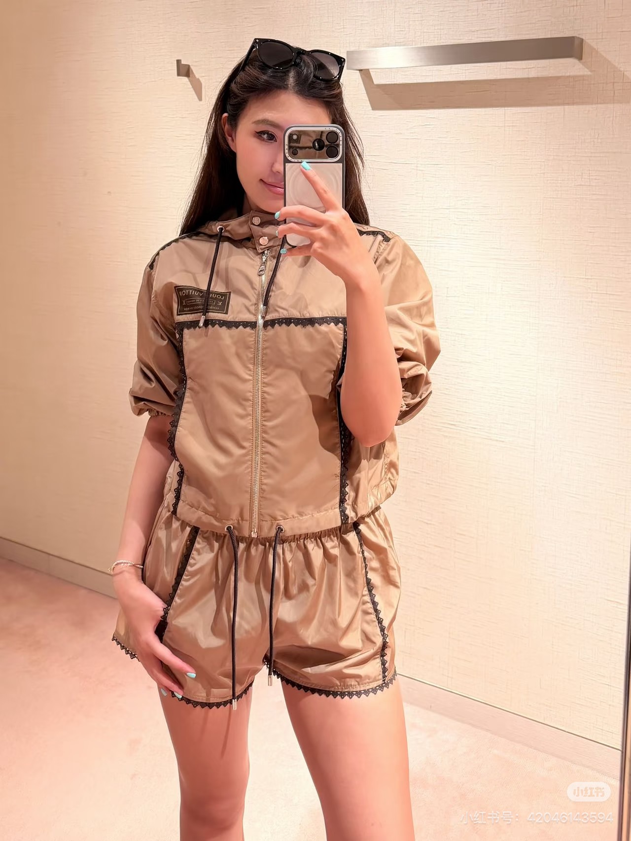NO:911977,,,19860909,,,Women's clothing