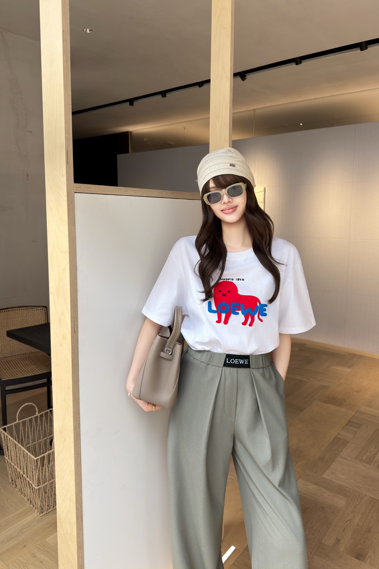 NO:922428,One set has,,19860909一套有,,,Women's clothing