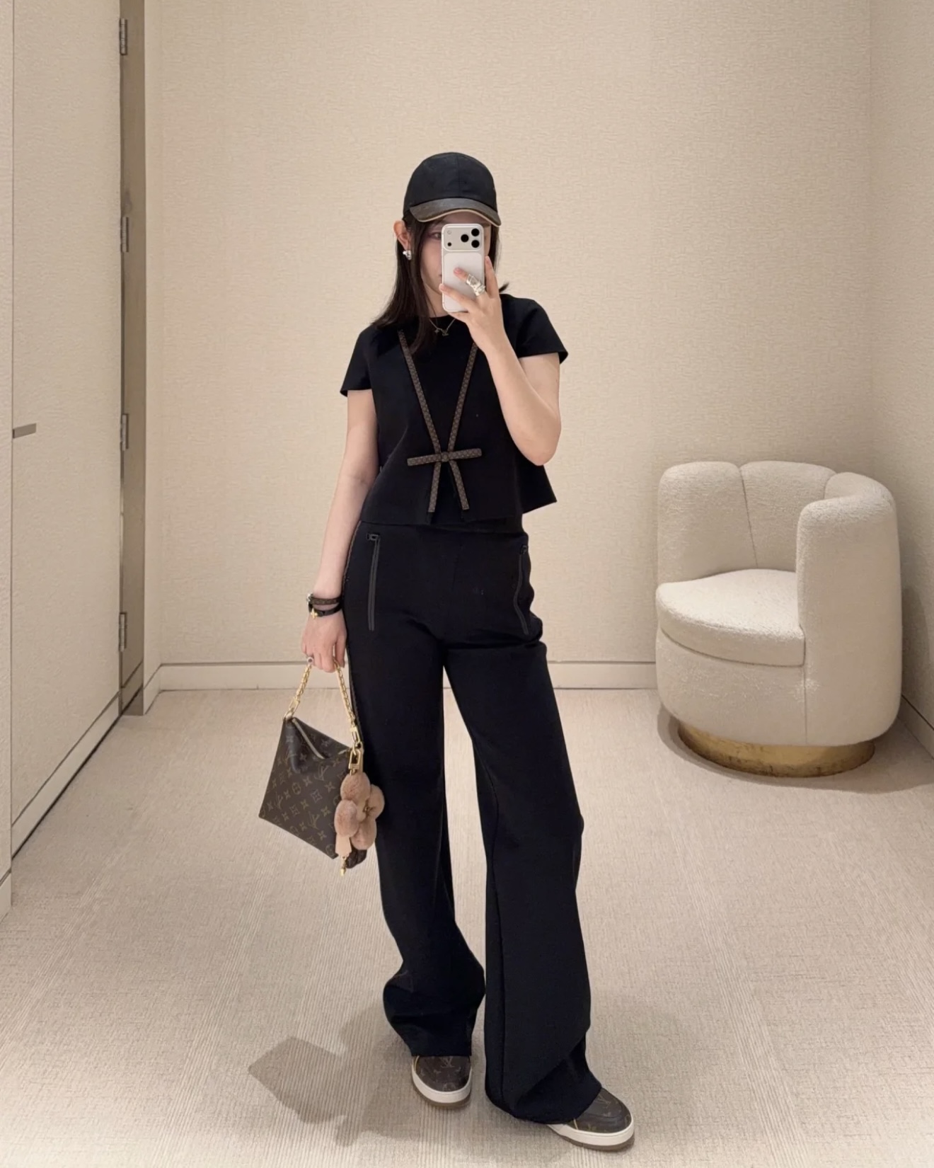 NO:927043,,,19860909,,,Women's clothing