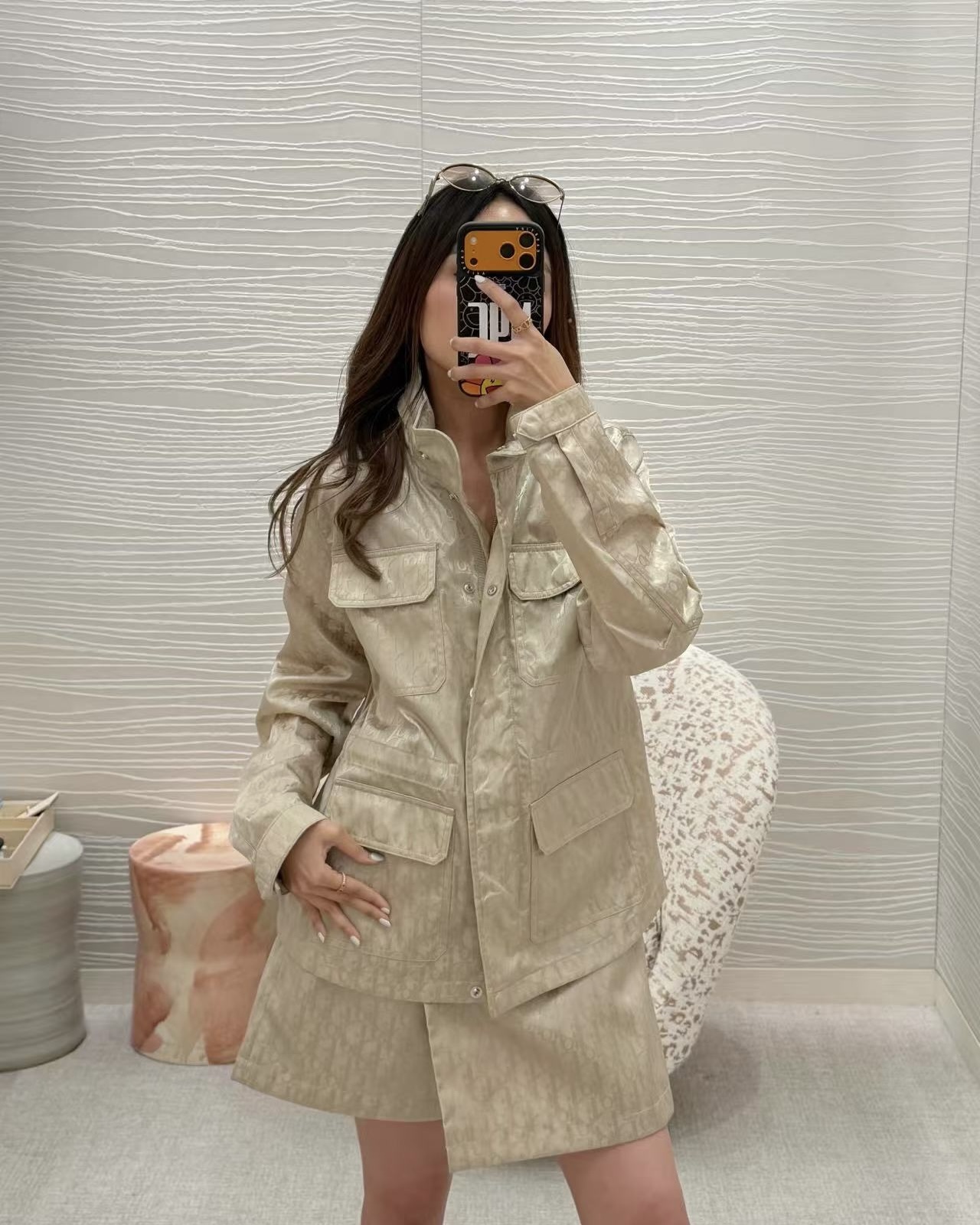 NO:932562,,,19860909,,,Women's clothing