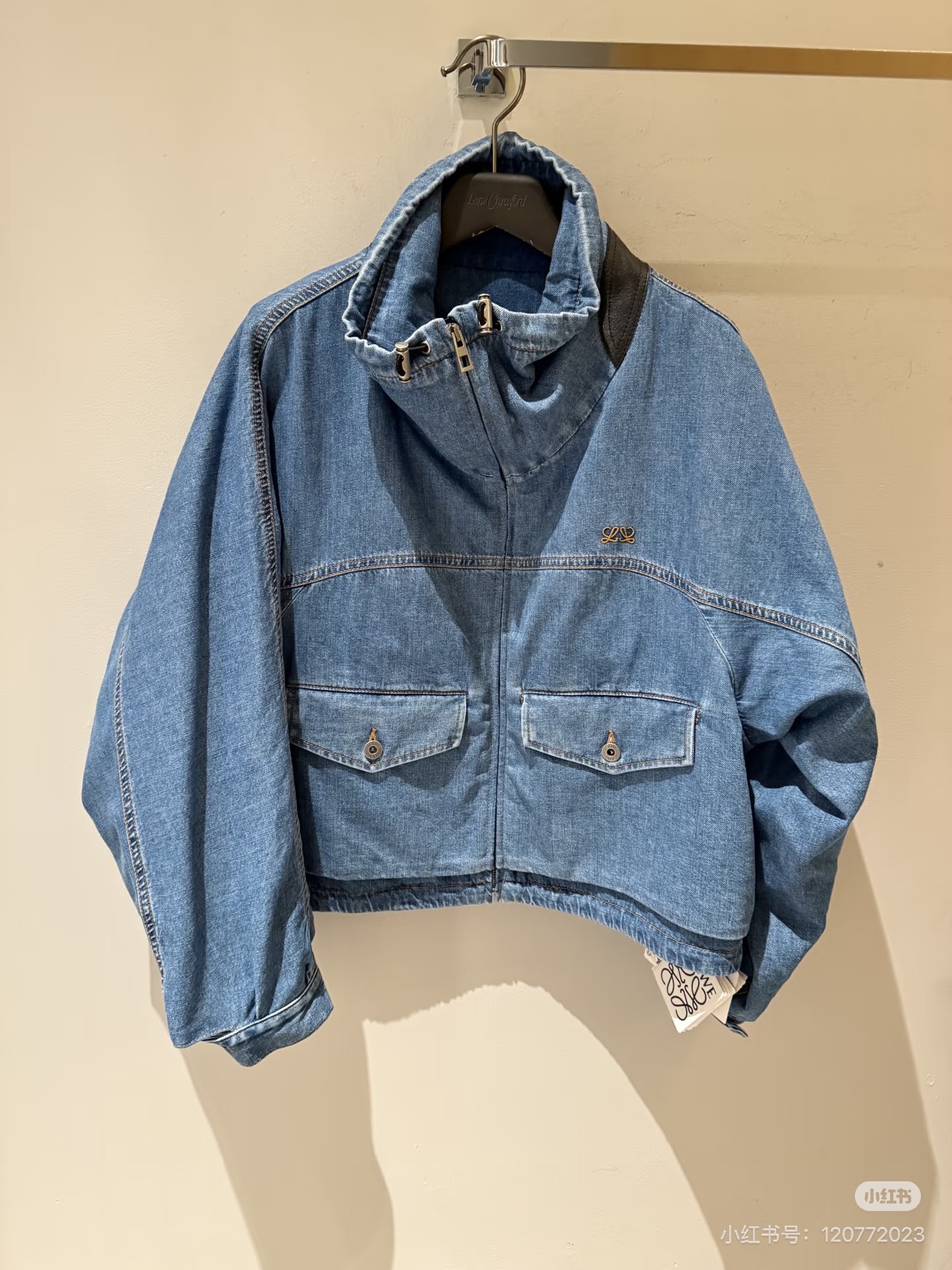 NO:944884,,,19860909,,,Women's clothing