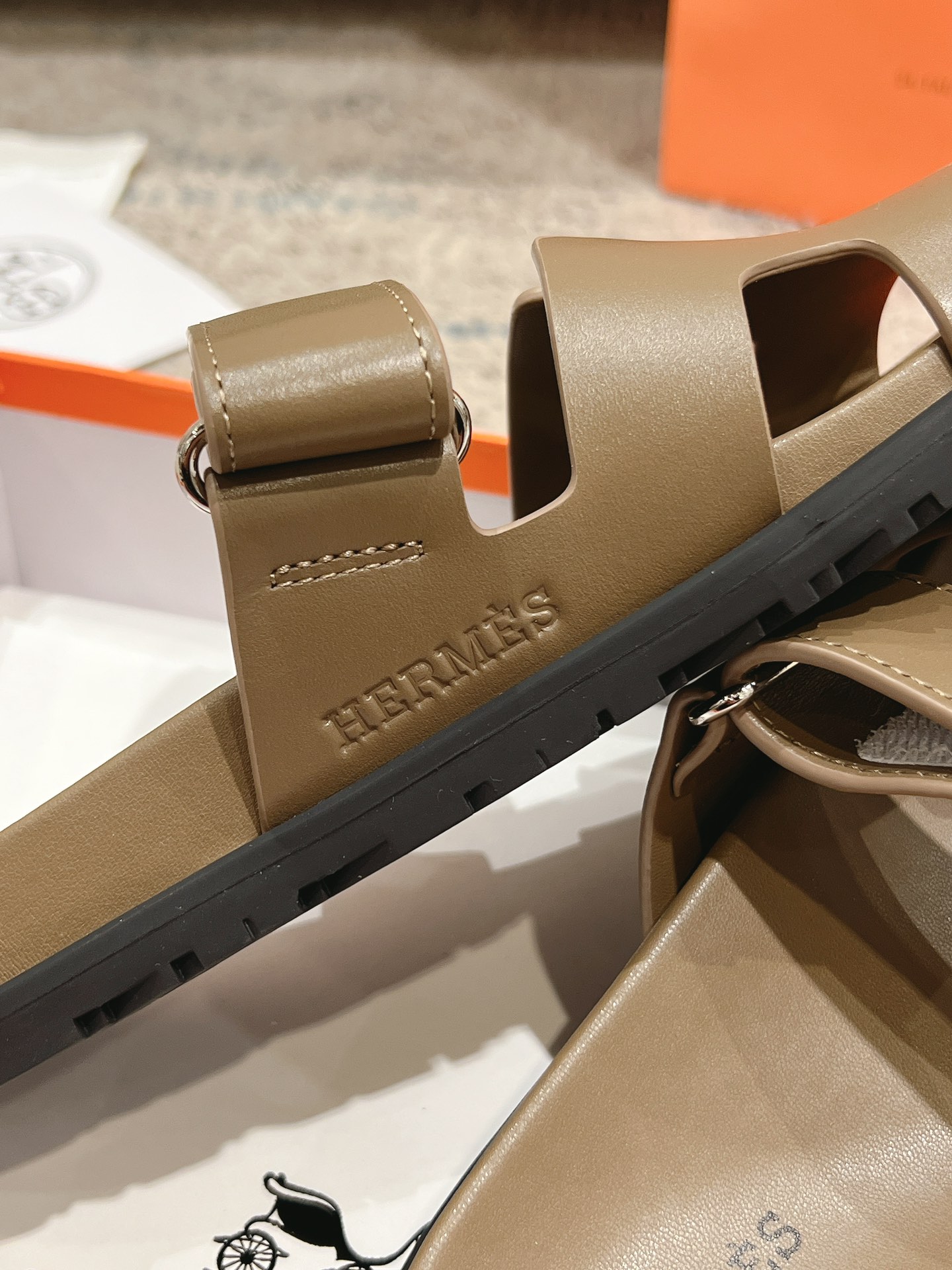 女款 男款➕10Herme*▪️Chypre二舅拖爆款系列 闺蜜夏天必备穿搭🔥非市面垃圾版本.顶级牛皮面