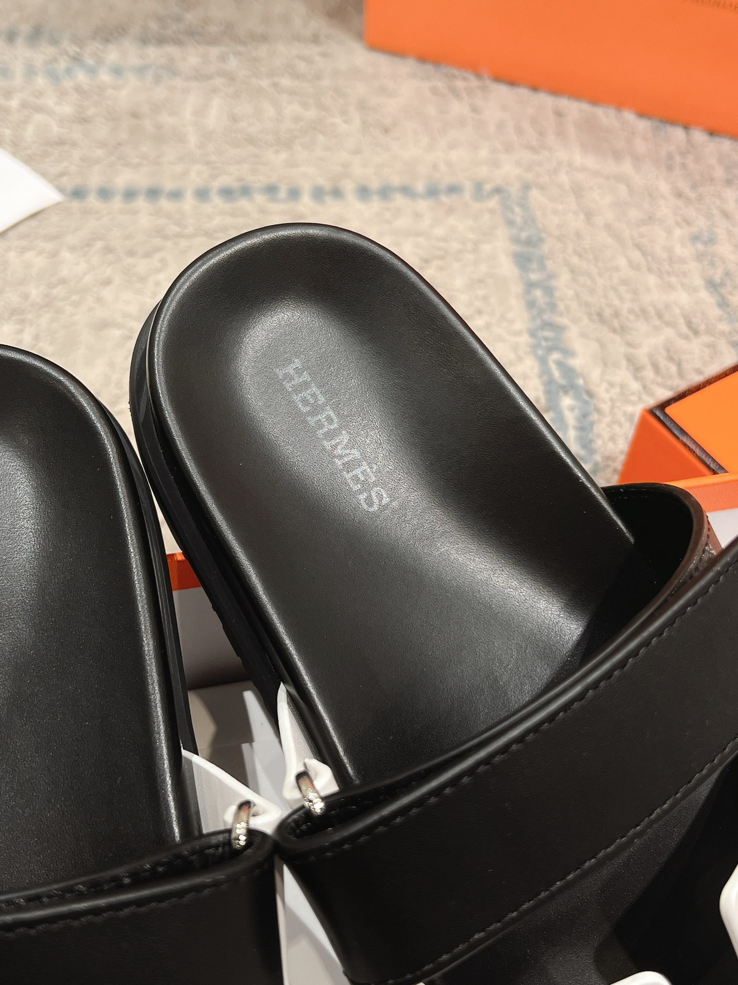 女款 男款➕10Herme*▪️Chypre二舅拖爆款系列 闺蜜夏天必备穿搭🔥非市面垃圾版本.顶级牛皮面