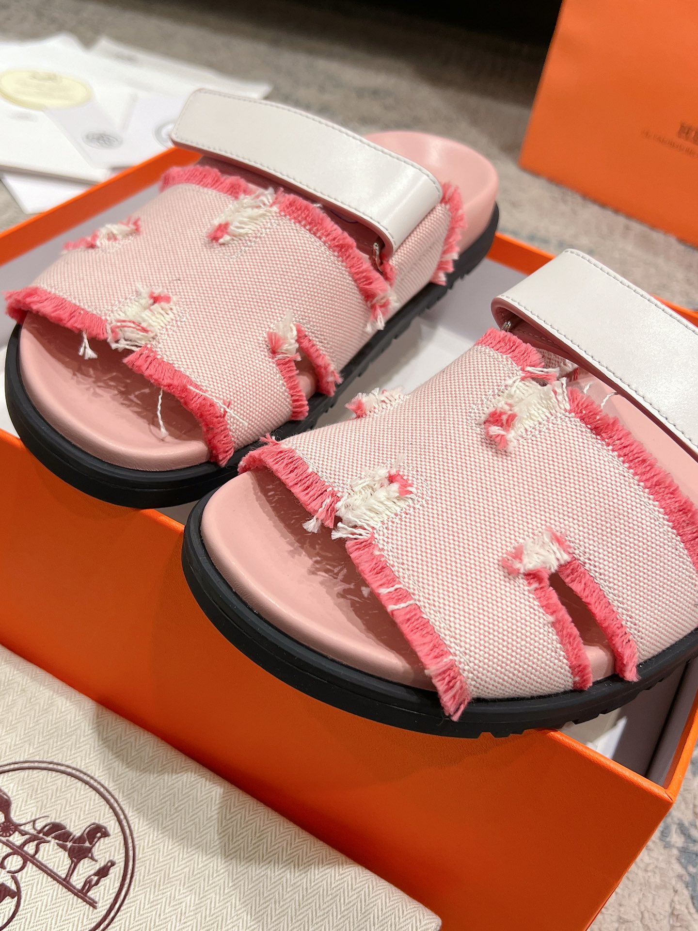 女款 男款➕10Herme*▪️Chypre二舅拖爆款系列 闺蜜夏天必备穿搭🔥非市面垃圾版本.顶级牛皮面