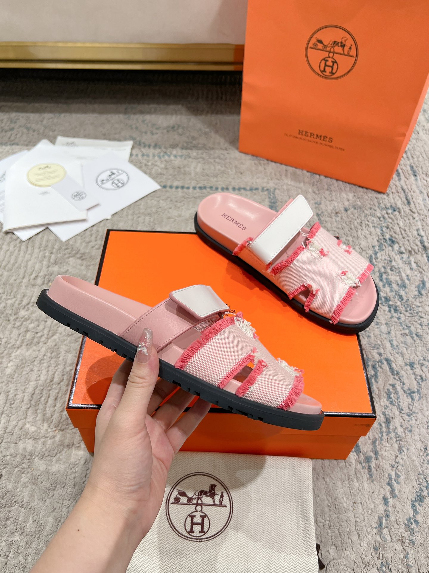 女款 男款➕10Herme*▪️Chypre二舅拖爆款系列 闺蜜夏天必备穿搭🔥非市面垃圾版本.顶级牛皮面