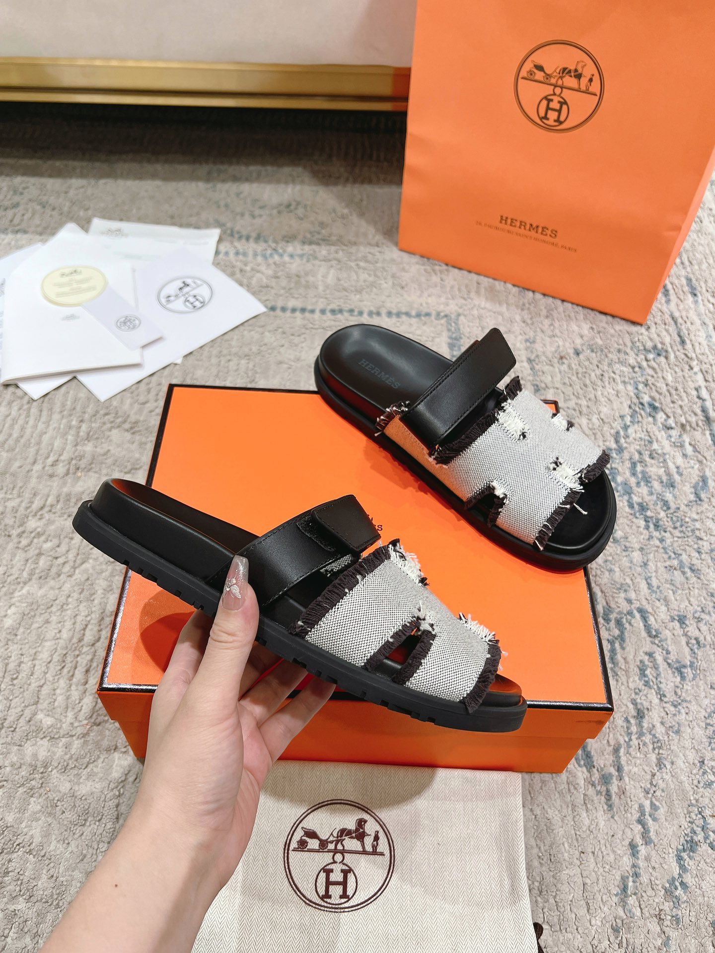 女款 男款➕10Herme*▪️Chypre二舅拖爆款系列 闺蜜夏天必备穿搭🔥非市面垃圾版本.顶级牛皮面