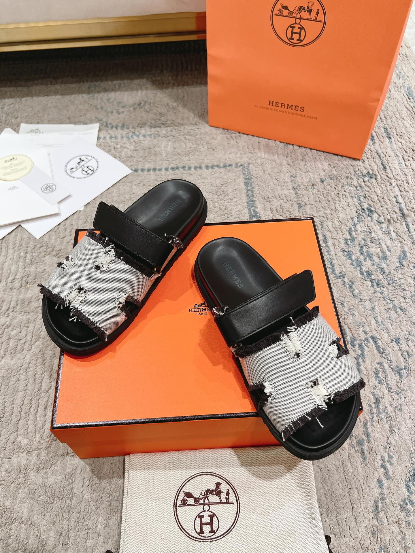 女款 男款➕10Herme*▪️Chypre二舅拖爆款系列 闺蜜夏天必备穿搭🔥非市面垃圾版本.顶级牛皮面