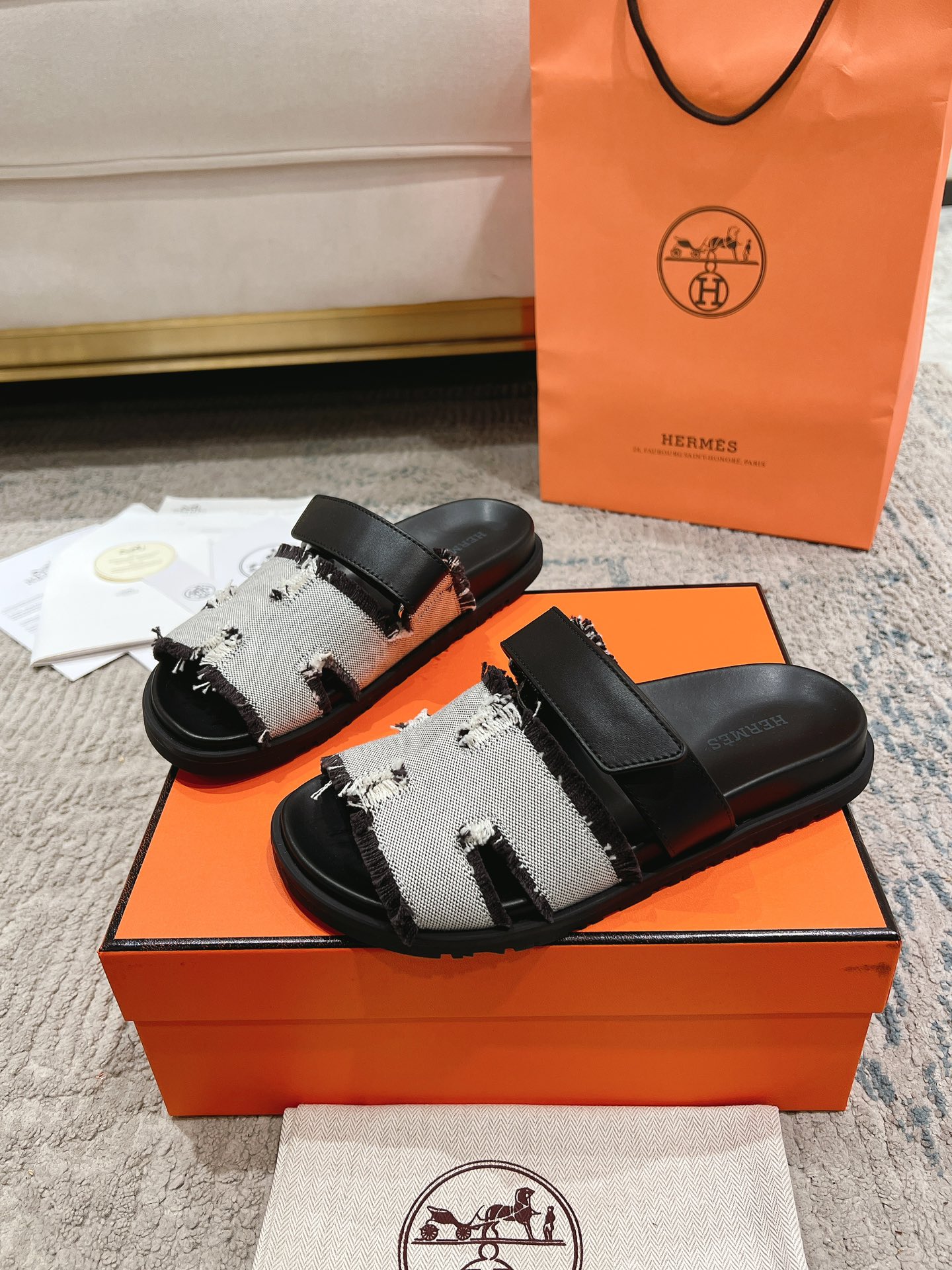 女款 男款➕10Herme*▪️Chypre二舅拖爆款系列 闺蜜夏天必备穿搭🔥非市面垃圾版本.顶级牛皮面