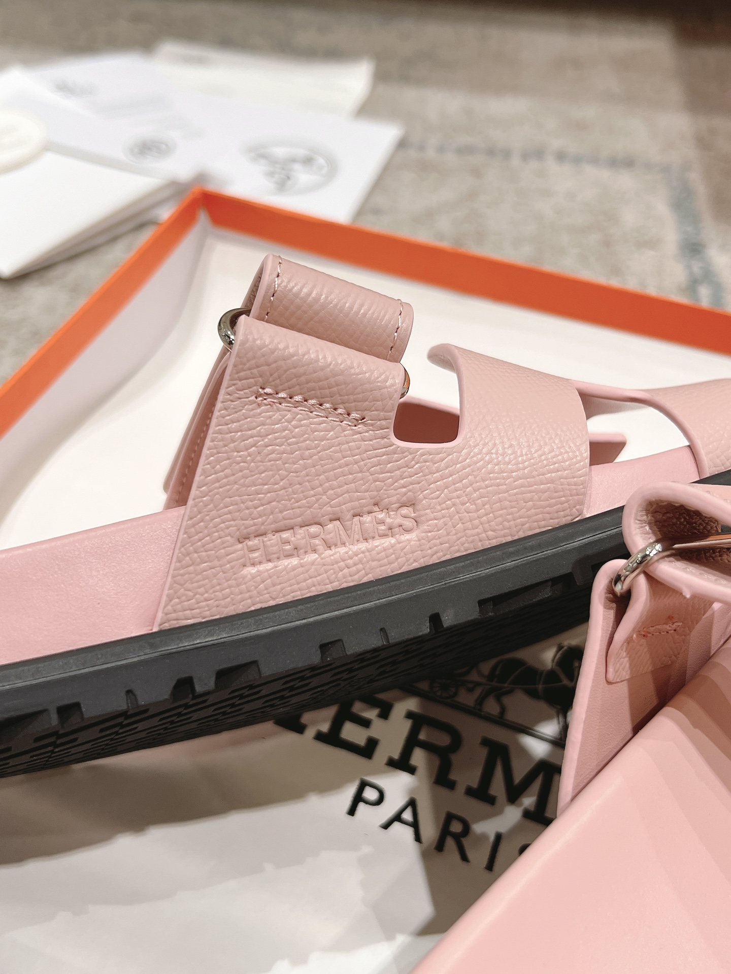 女款 男款➕10Herme*▪️Chypre二舅拖爆款系列 闺蜜夏天必备穿搭🔥非市面垃圾版本.顶级牛皮面