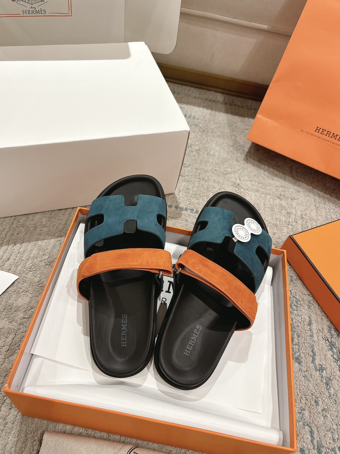 女款 男款➕10Herme*▪️Chypre二舅拖爆款系列 闺蜜夏天必备穿搭🔥非市面垃圾版本.顶级牛皮面