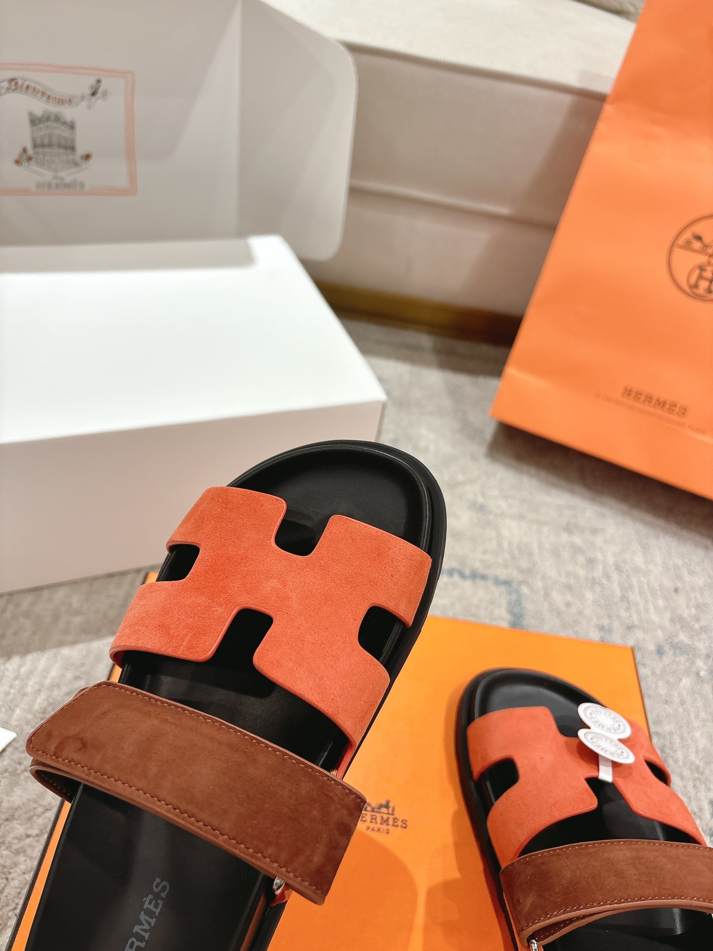 女款 男款➕10Herme*▪️Chypre二舅拖爆款系列 闺蜜夏天必备穿搭🔥非市面垃圾版本.顶级牛皮面