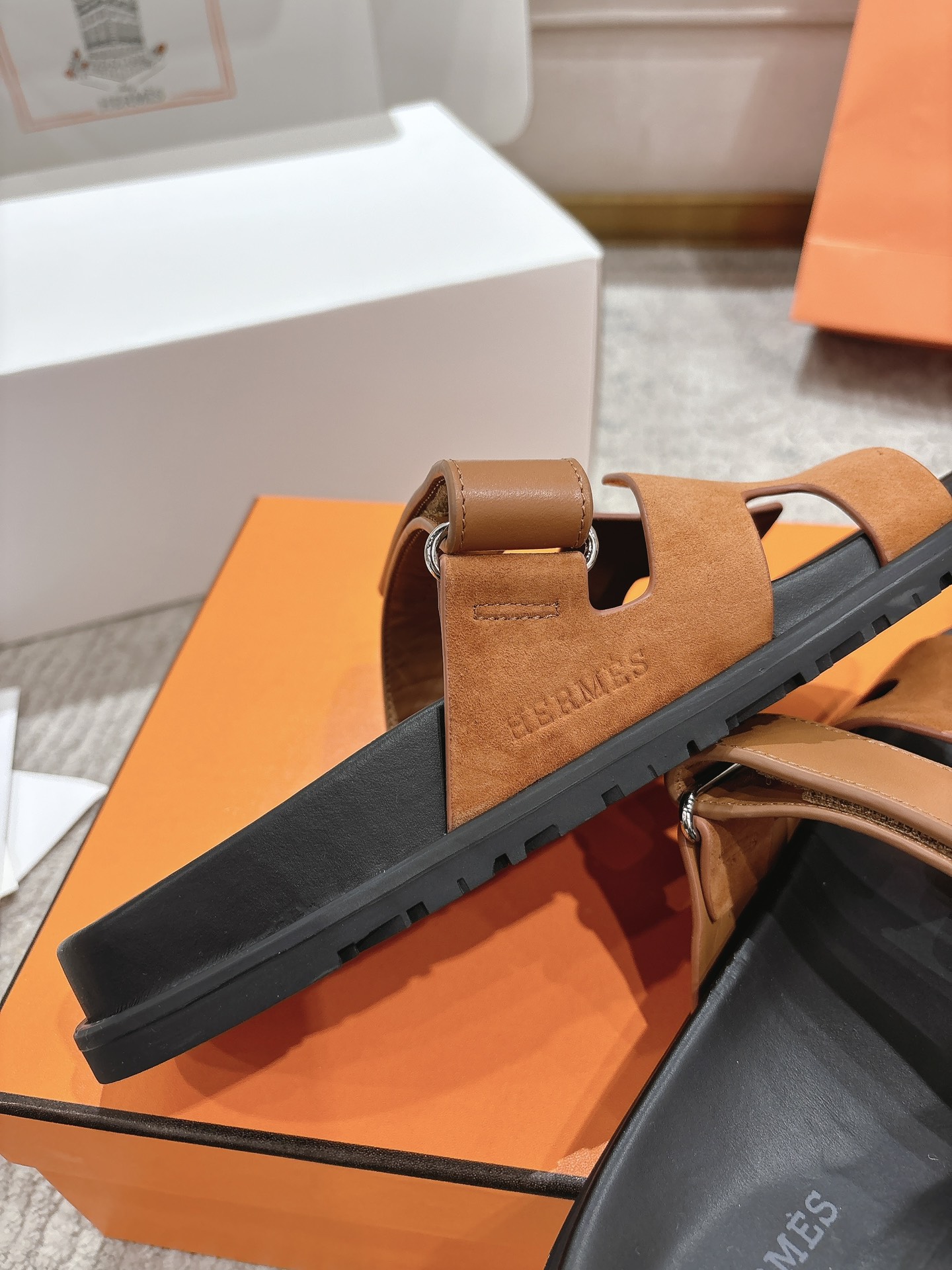 女款 男款➕10Herme*▪️Chypre二舅拖爆款系列 闺蜜夏天必备穿搭🔥非市面垃圾版本.顶级牛皮面