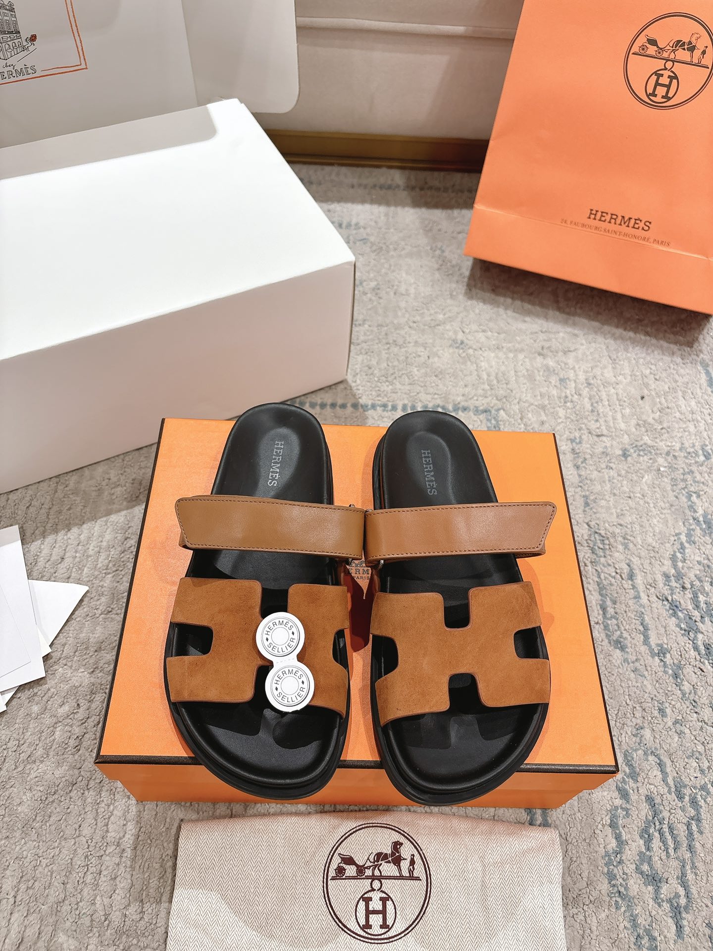 女款 男款➕10Herme*▪️Chypre二舅拖爆款系列 闺蜜夏天必备穿搭🔥非市面垃圾版本.顶级牛皮面