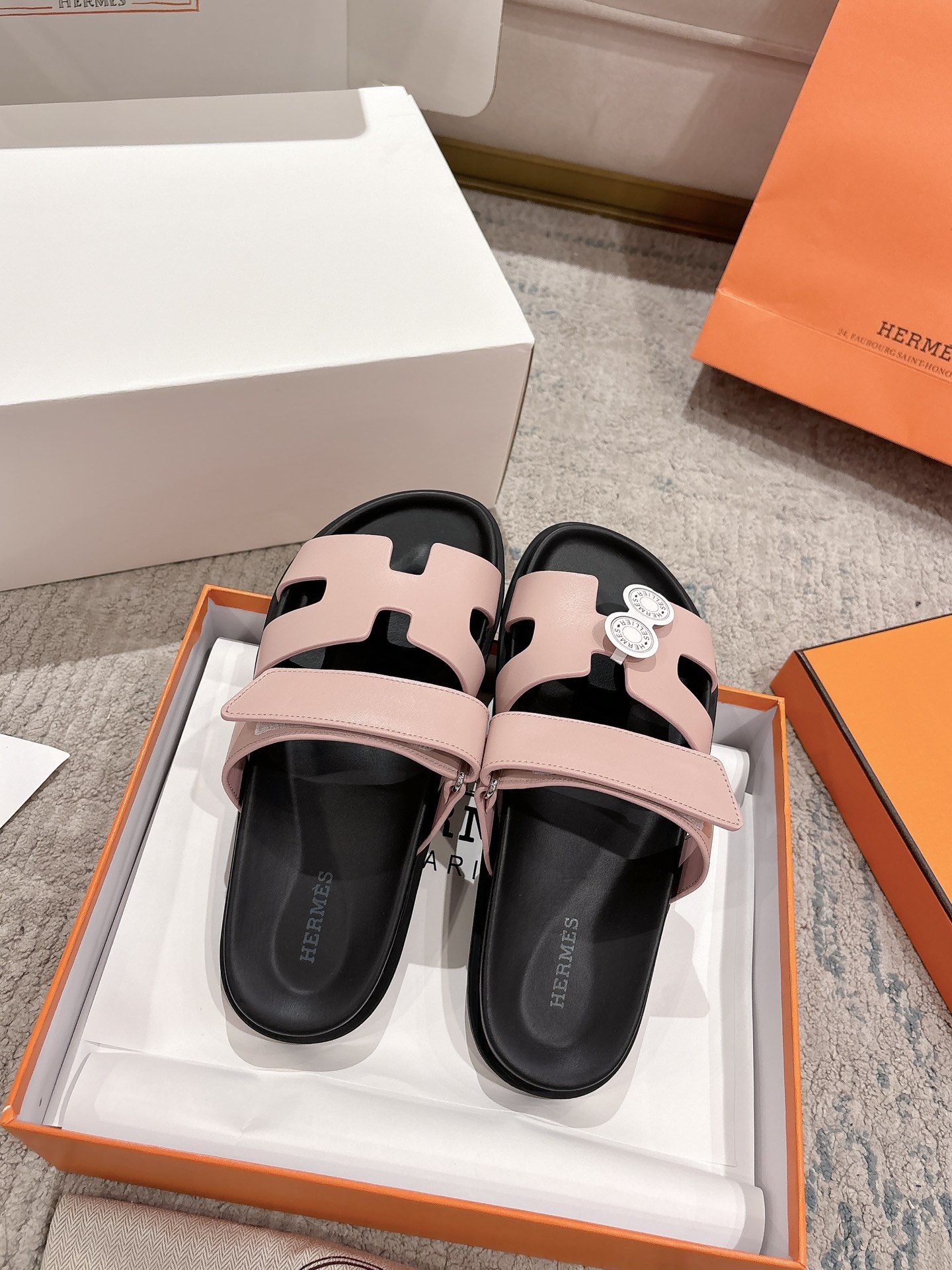 女款 男款➕10Herme*▪️Chypre二舅拖爆款系列 闺蜜夏天必备穿搭🔥非市面垃圾版本.顶级牛皮面