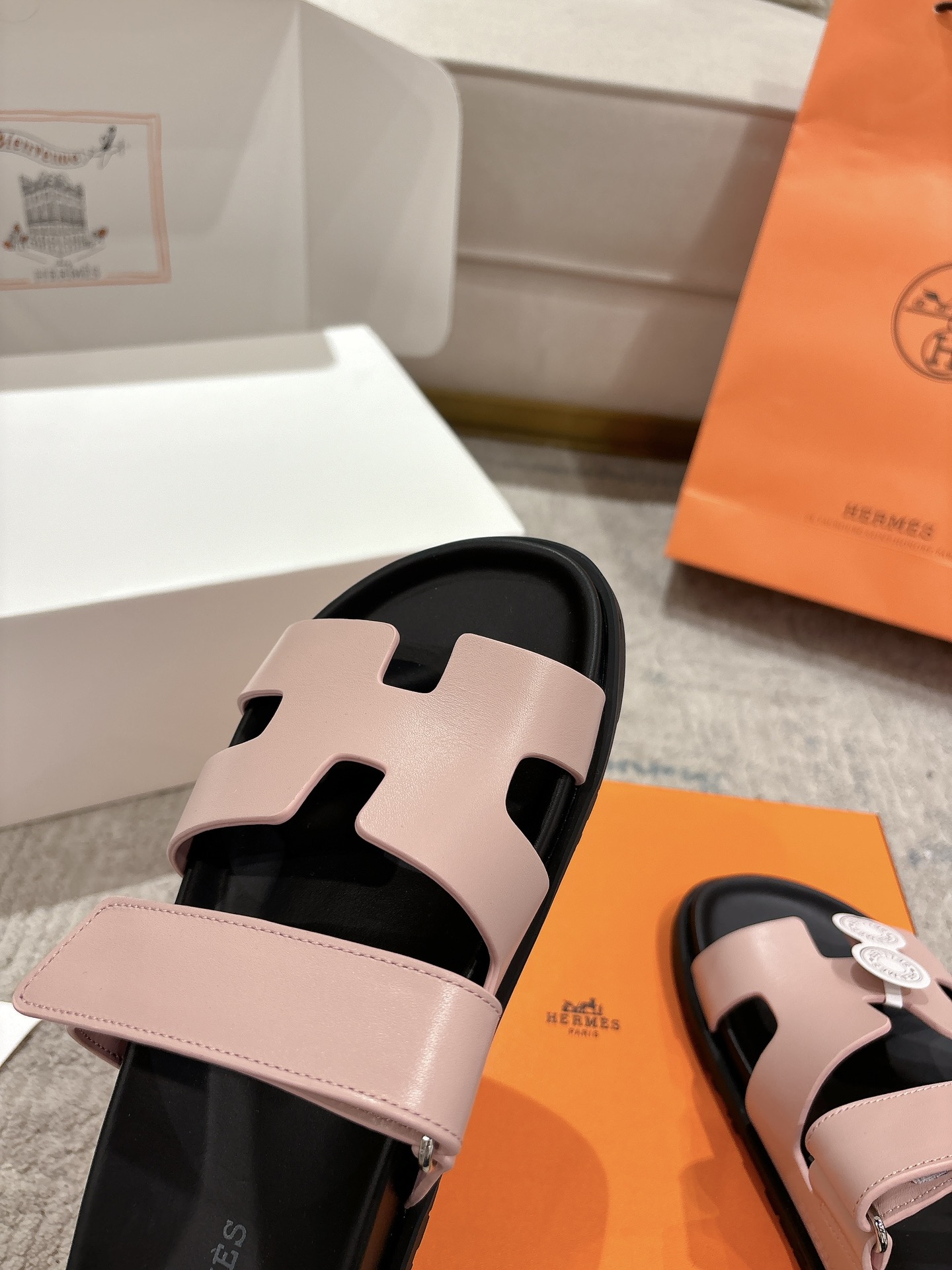 女款 男款➕10Herme*▪️Chypre二舅拖爆款系列 闺蜜夏天必备穿搭🔥非市面垃圾版本.顶级牛皮面
