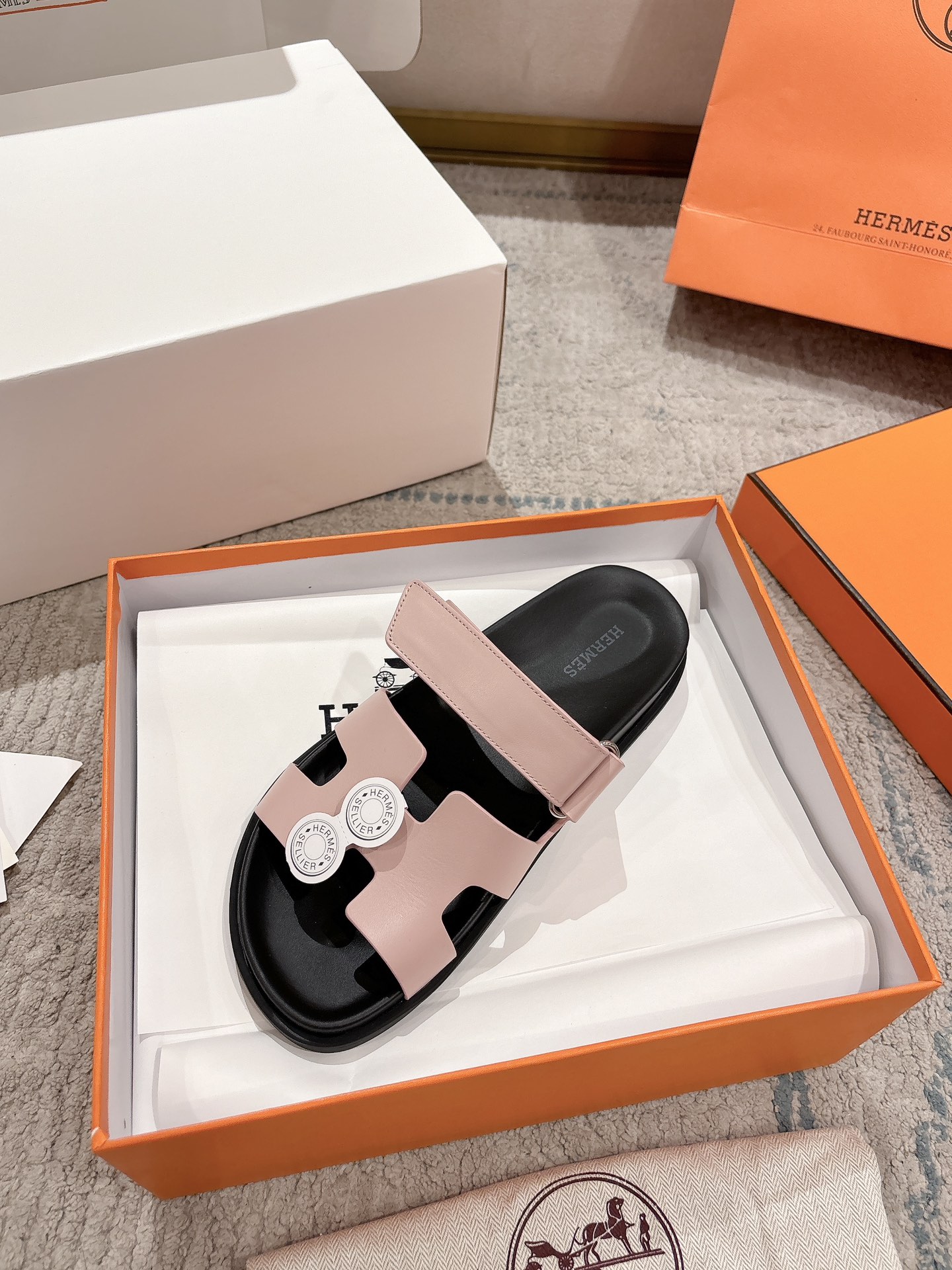 女款 男款➕10Herme*▪️Chypre二舅拖爆款系列 闺蜜夏天必备穿搭🔥非市面垃圾版本.顶级牛皮面