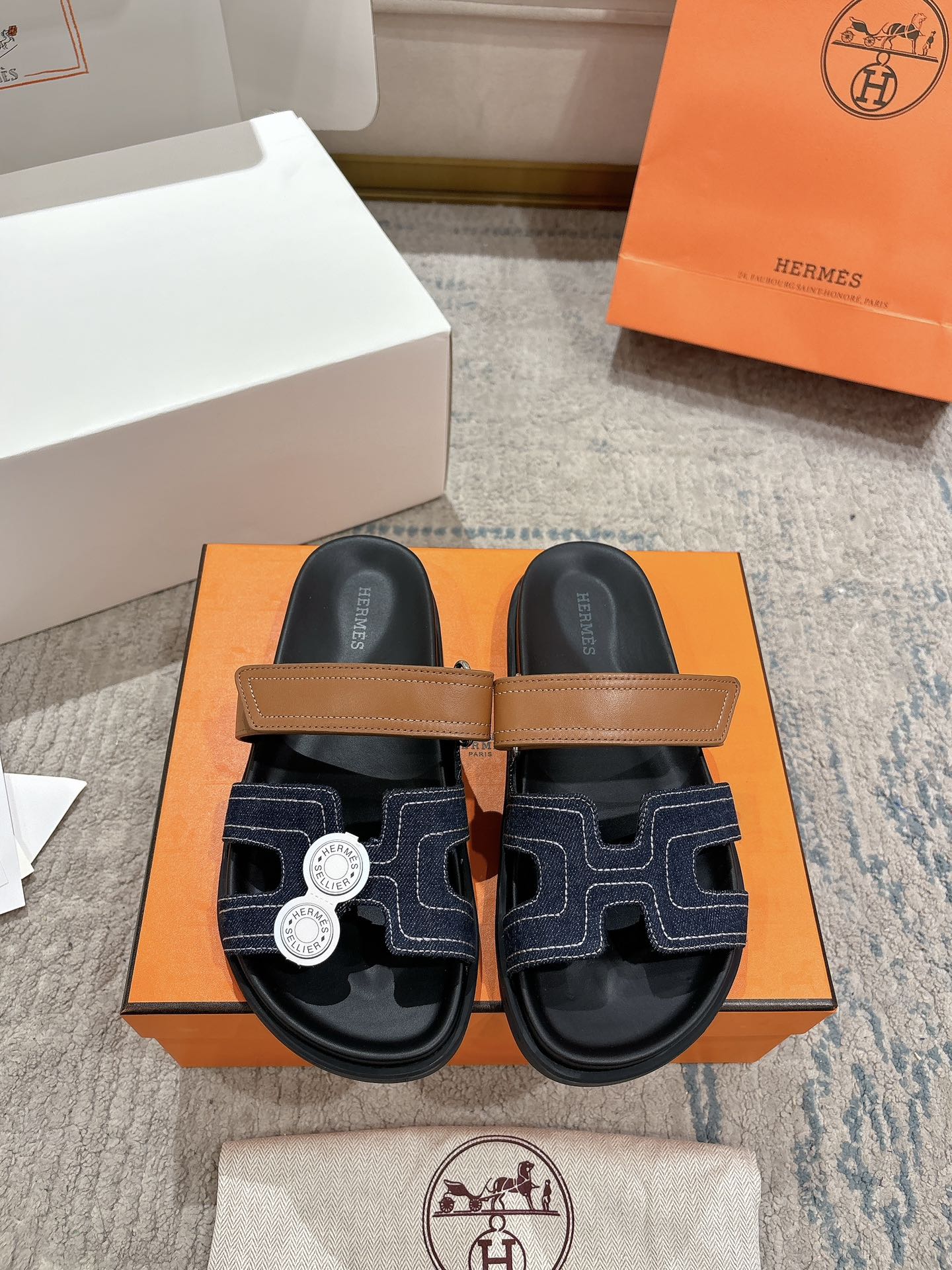女款 男款➕10Herme*▪️Chypre二舅拖爆款系列 闺蜜夏天必备穿搭🔥非市面垃圾版本.顶级牛皮面