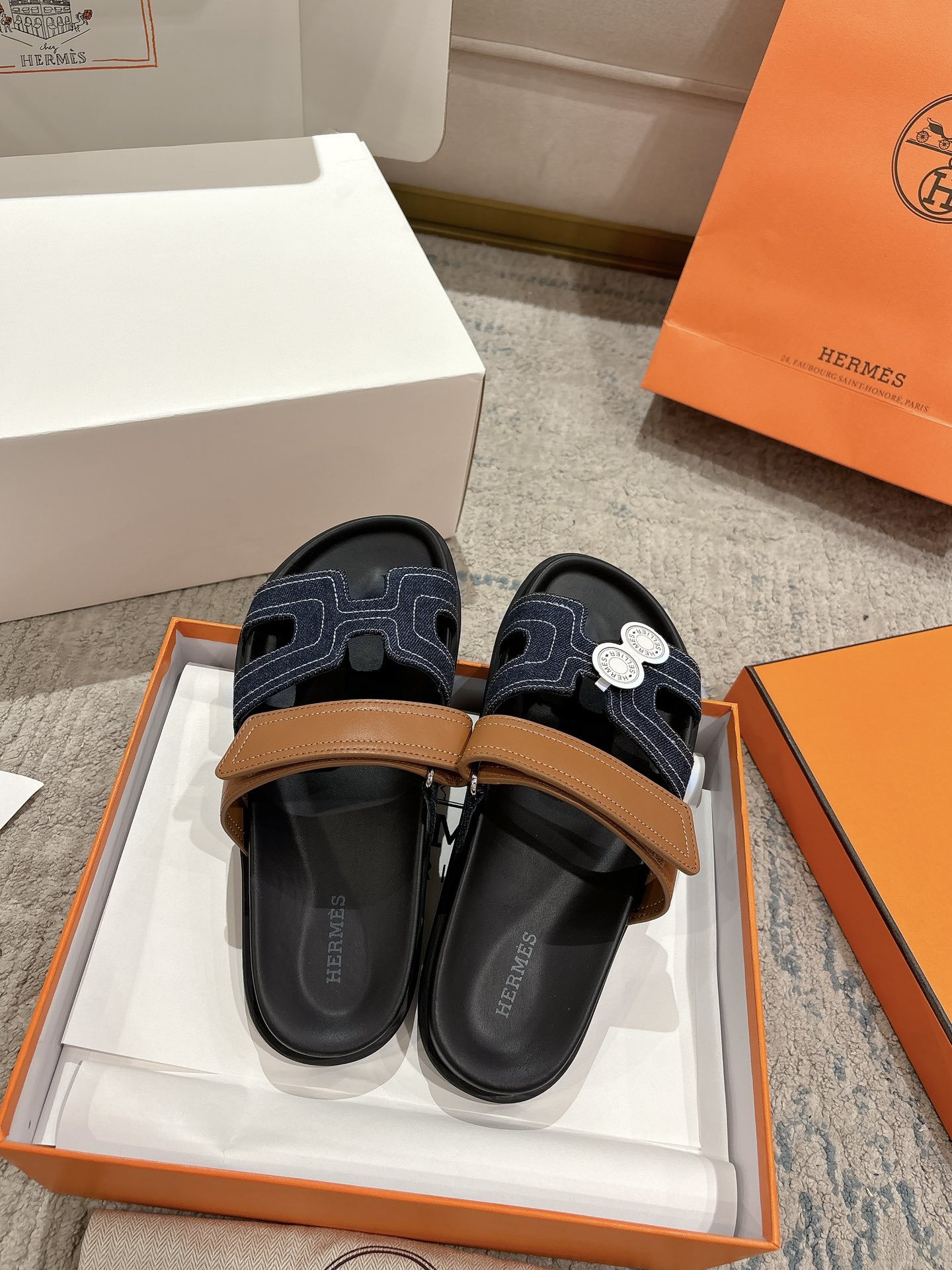 女款 男款➕10Herme*▪️Chypre二舅拖爆款系列 闺蜜夏天必备穿搭🔥非市面垃圾版本.顶级牛皮面