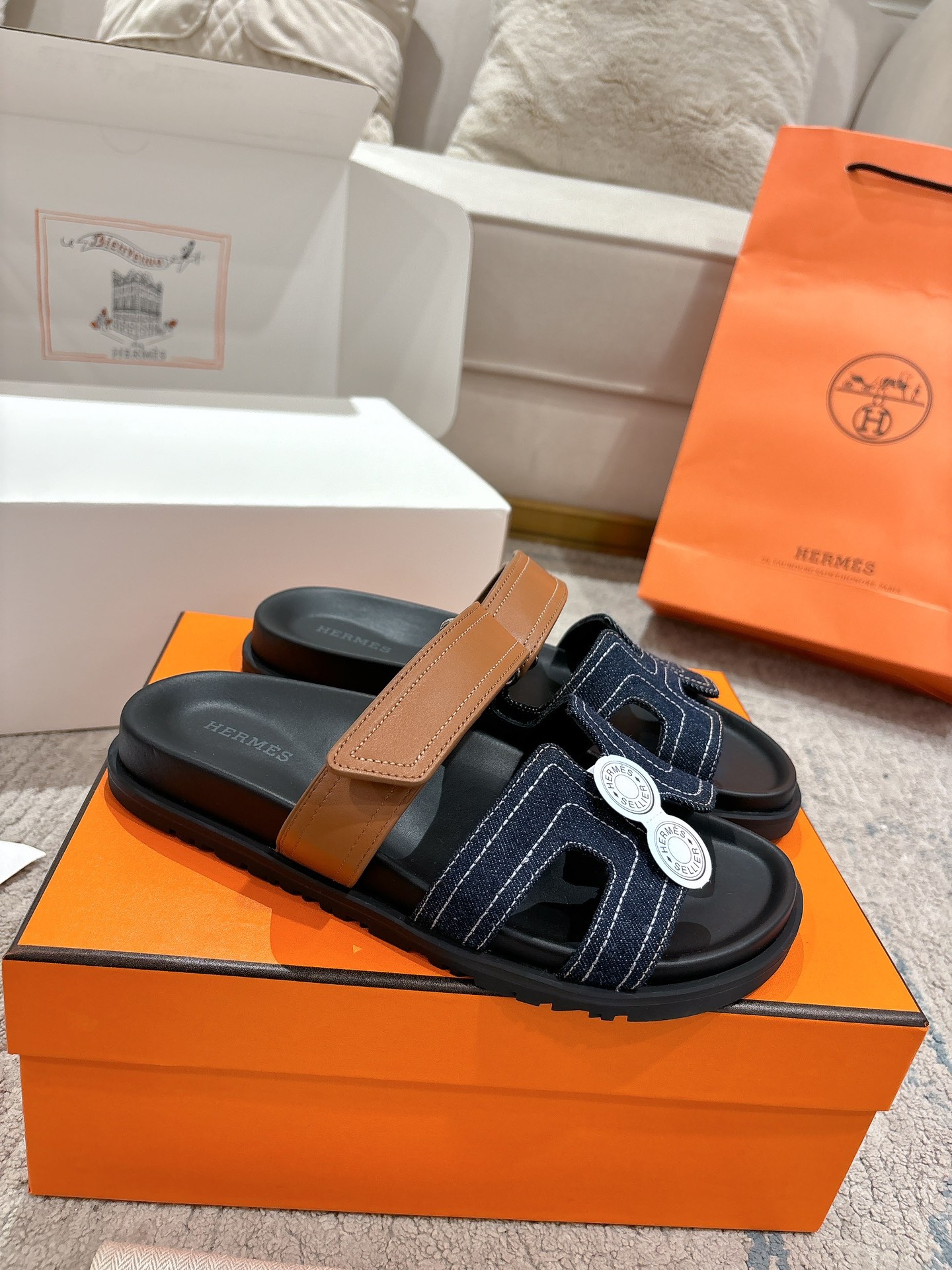 女款 男款➕10Herme*▪️Chypre二舅拖爆款系列 闺蜜夏天必备穿搭🔥非市面垃圾版本.顶级牛皮面
