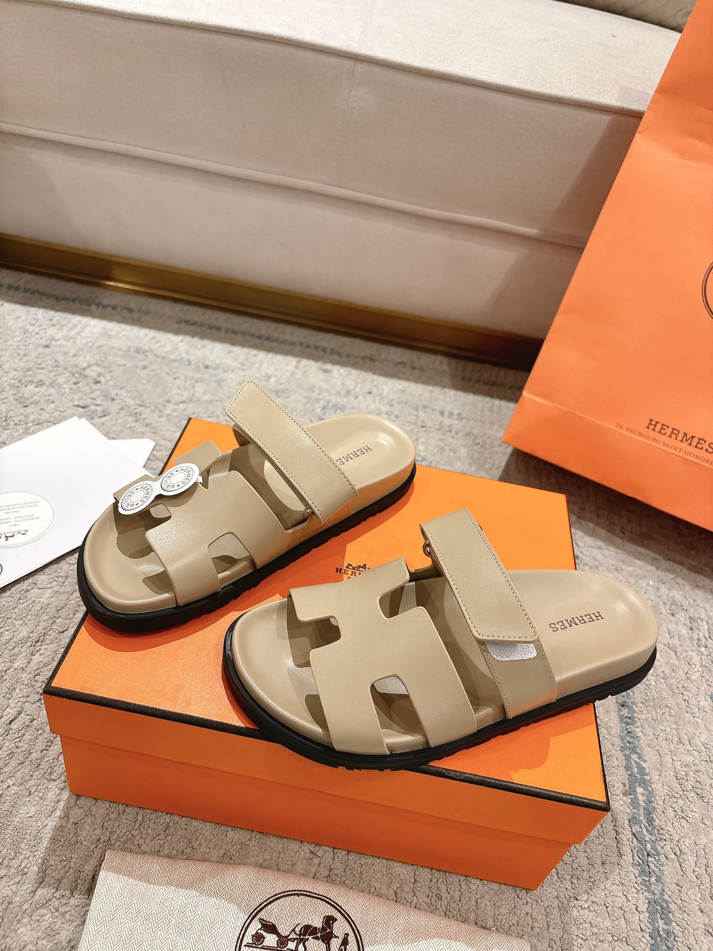 女款 男款➕10Herme*▪️Chypre二舅拖爆款系列 闺蜜夏天必备穿搭🔥非市面垃圾版本.顶级牛皮面