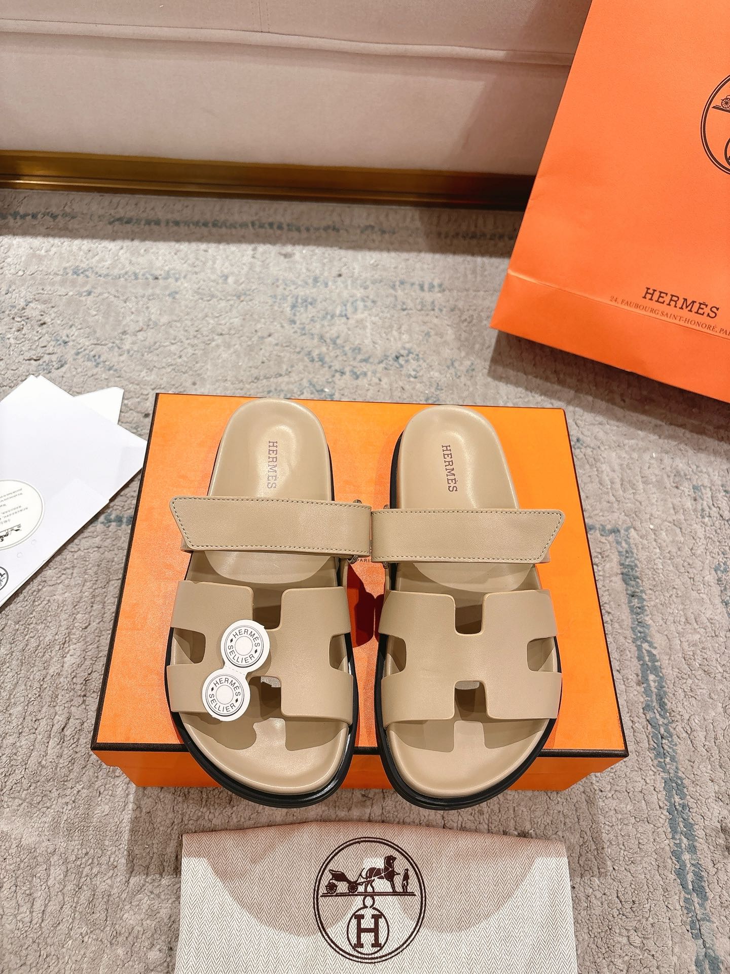 女款 男款➕10Herme*▪️Chypre二舅拖爆款系列 闺蜜夏天必备穿搭🔥非市面垃圾版本.顶级牛皮面
