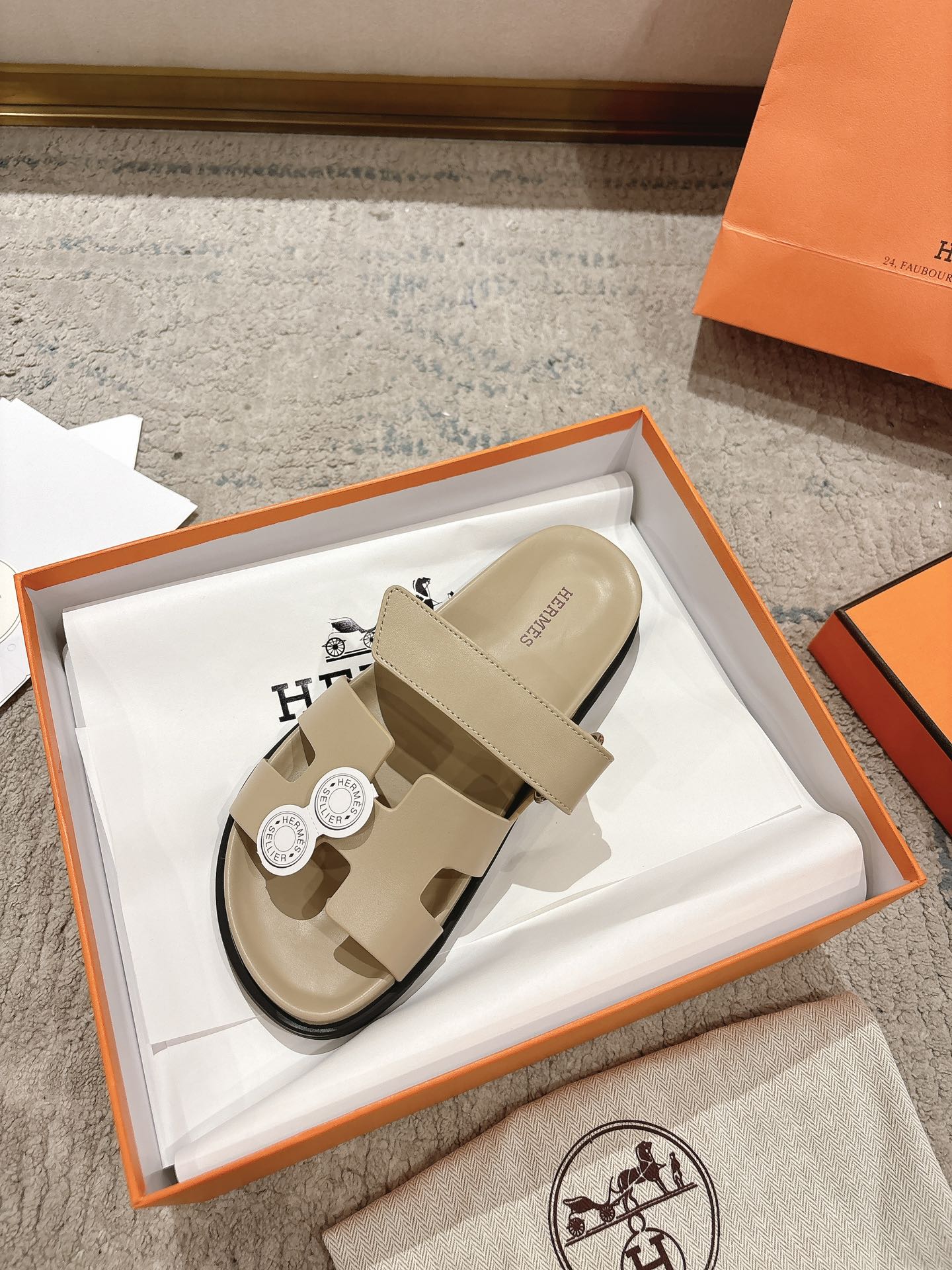女款 男款➕10Herme*▪️Chypre二舅拖爆款系列 闺蜜夏天必备穿搭🔥非市面垃圾版本.顶级牛皮面
