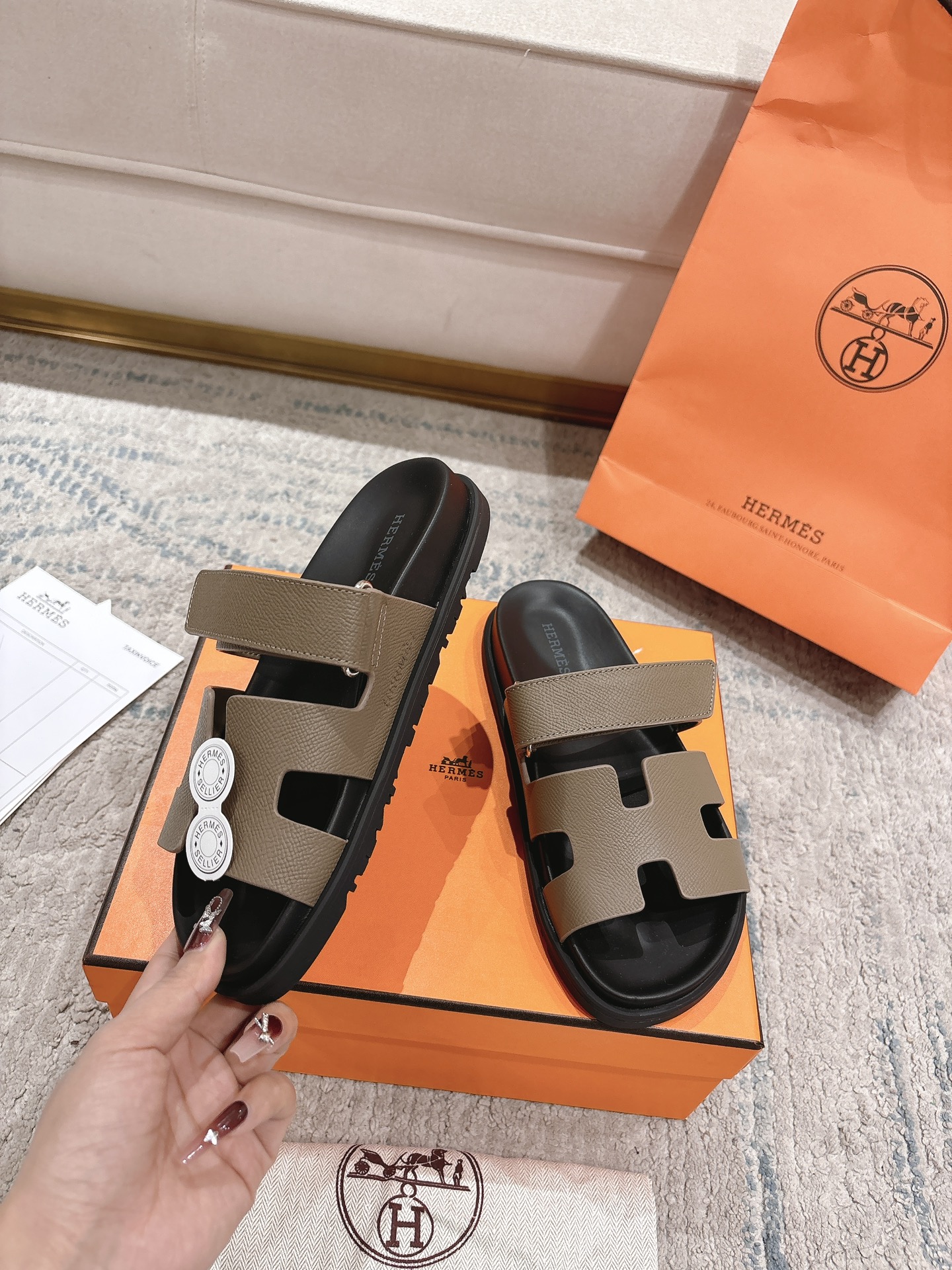 女款 男款➕10Herme*▪️Chypre二舅拖爆款系列 闺蜜夏天必备穿搭🔥非市面垃圾版本.顶级牛皮面