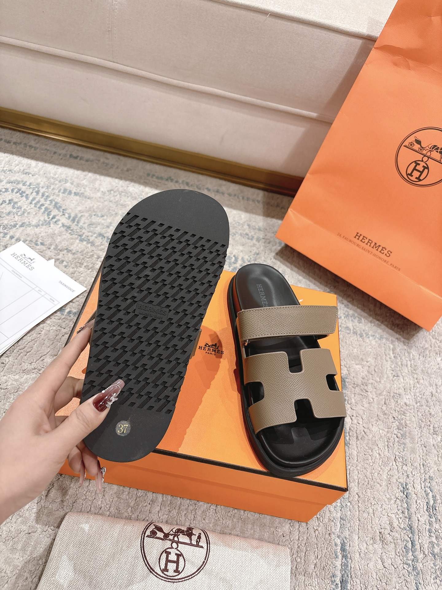 女款 男款➕10Herme*▪️Chypre二舅拖爆款系列 闺蜜夏天必备穿搭🔥非市面垃圾版本.顶级牛皮面