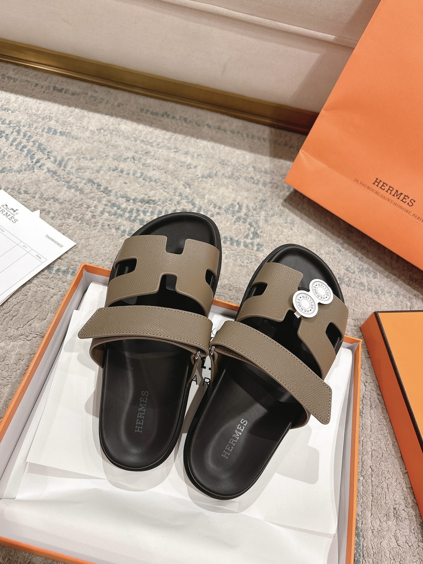 女款 男款➕10Herme*▪️Chypre二舅拖爆款系列 闺蜜夏天必备穿搭🔥非市面垃圾版本.顶级牛皮面