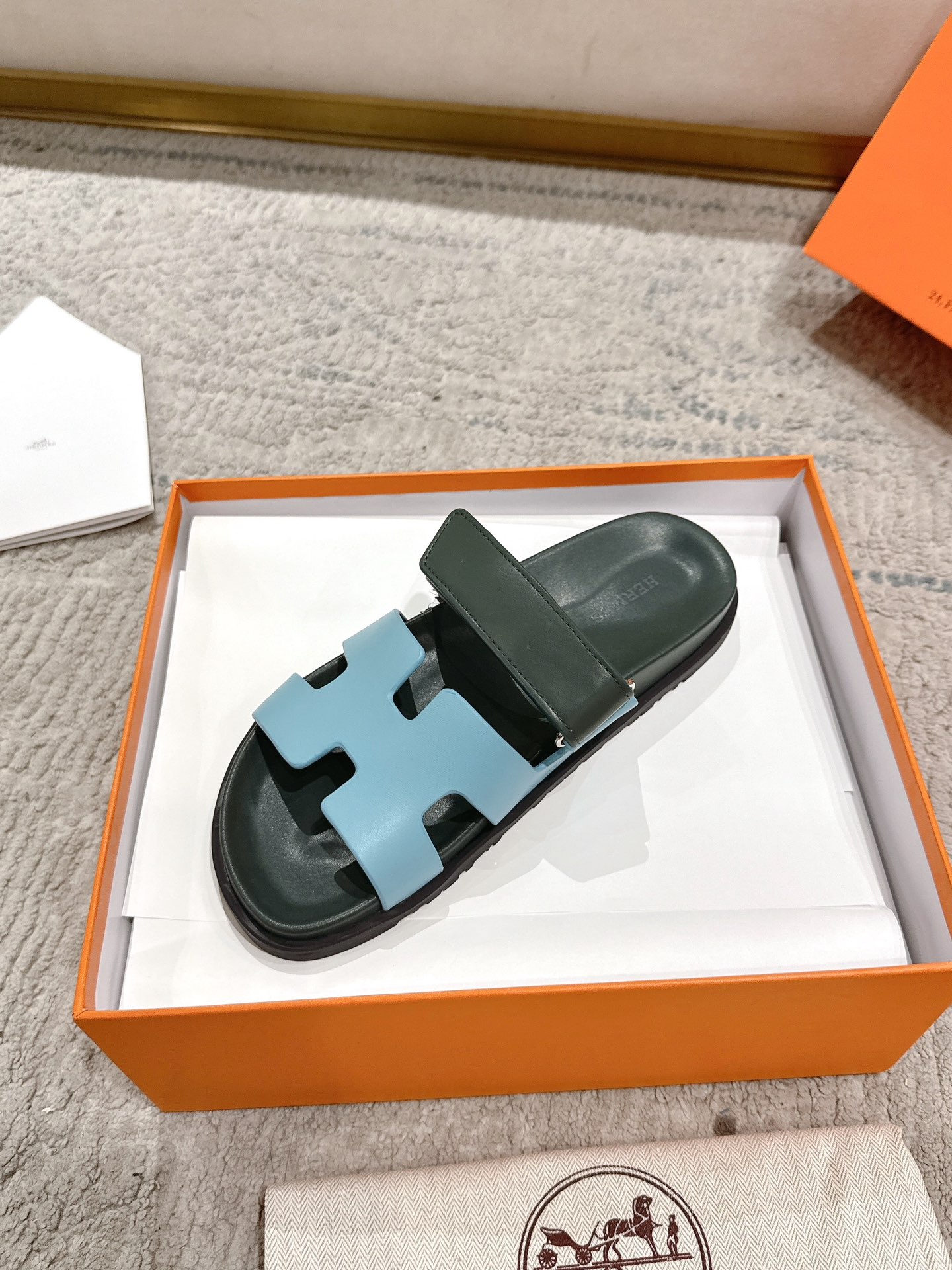 女款 男款➕10Herme*▪️Chypre二舅拖爆款系列 闺蜜夏天必备穿搭🔥非市面垃圾版本.顶级牛皮面