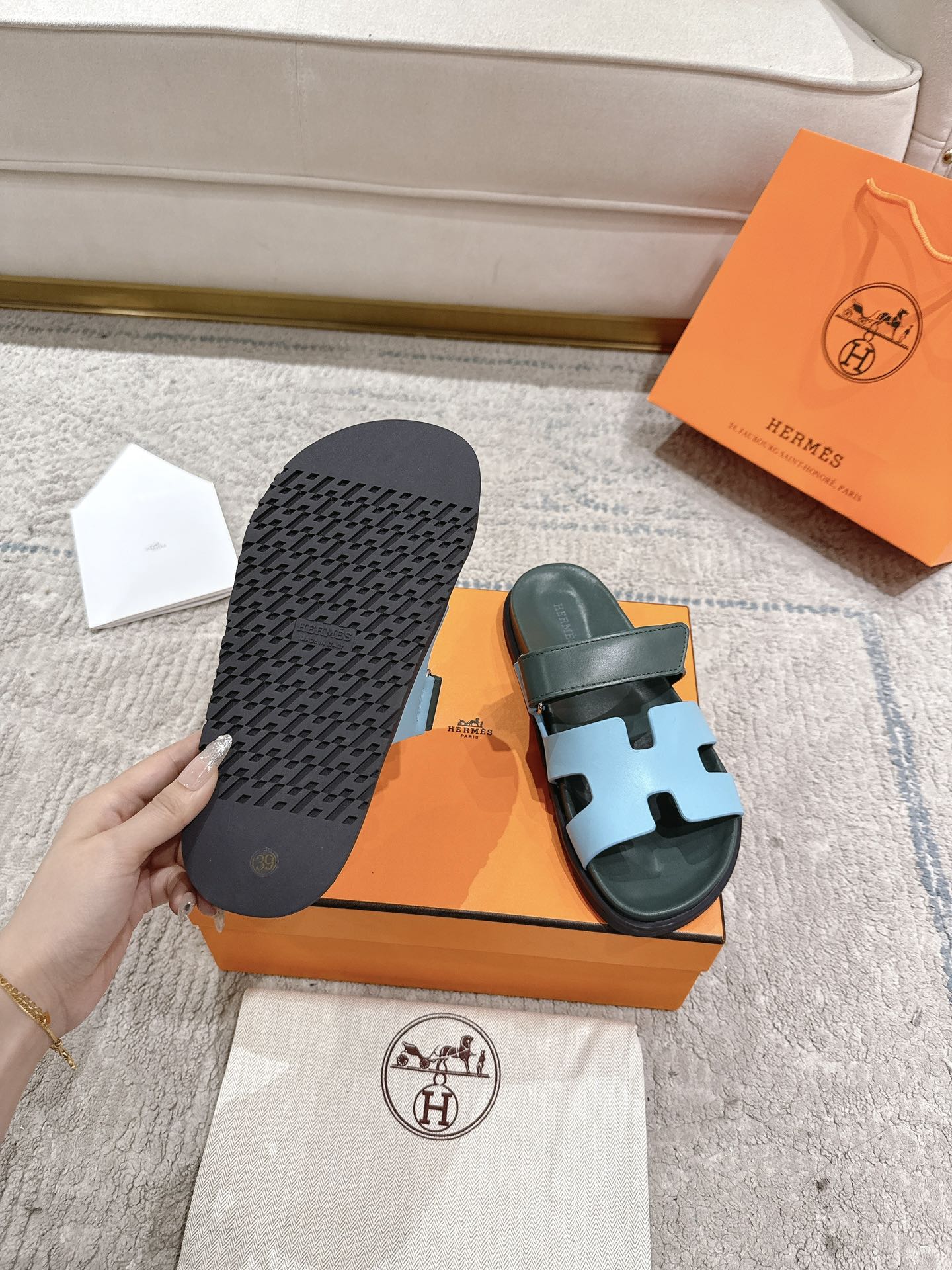 女款 男款➕10Herme*▪️Chypre二舅拖爆款系列 闺蜜夏天必备穿搭🔥非市面垃圾版本.顶级牛皮面