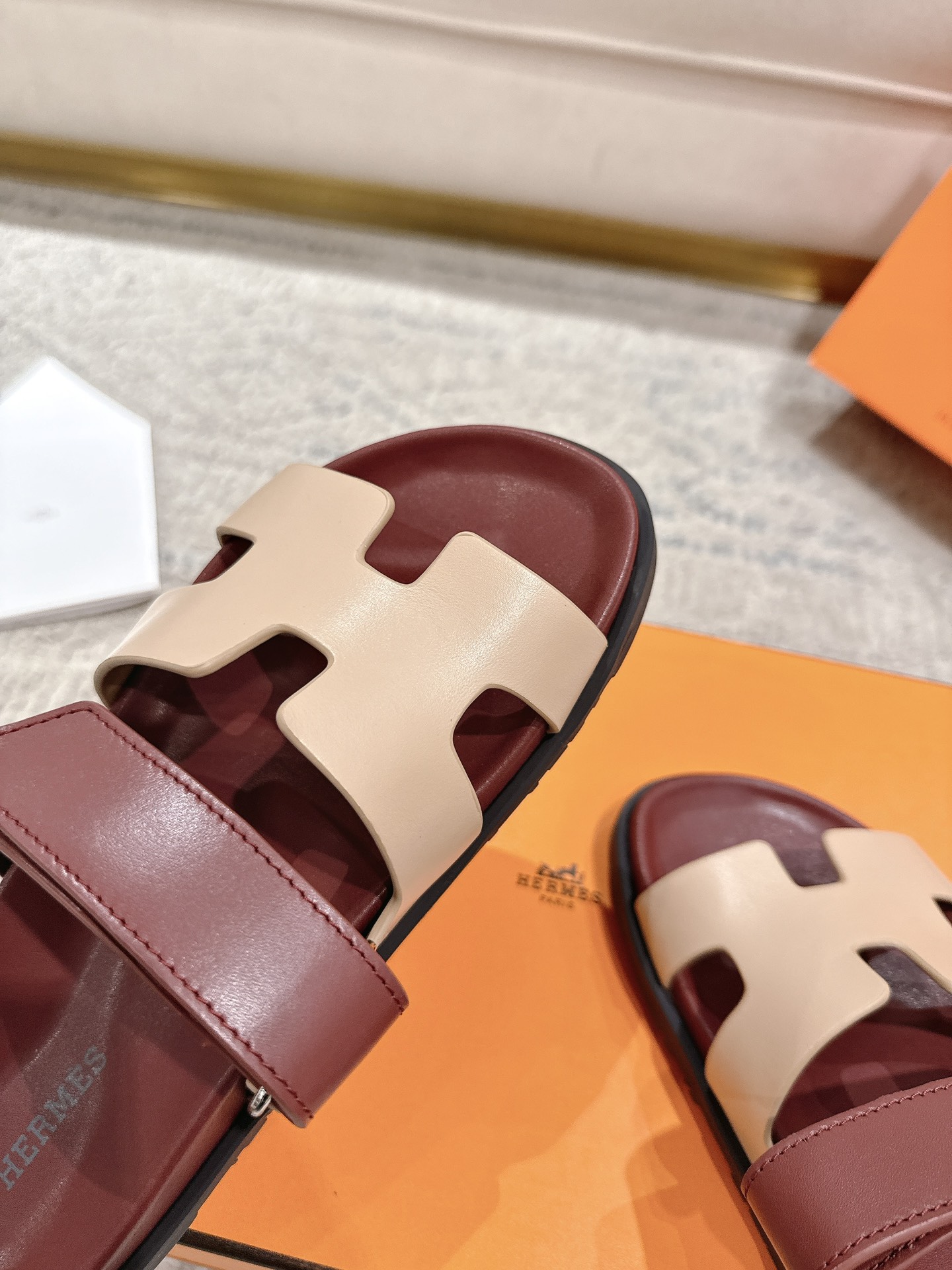 女款 男款➕10Herme*▪️Chypre二舅拖爆款系列 闺蜜夏天必备穿搭🔥非市面垃圾版本.顶级牛皮面