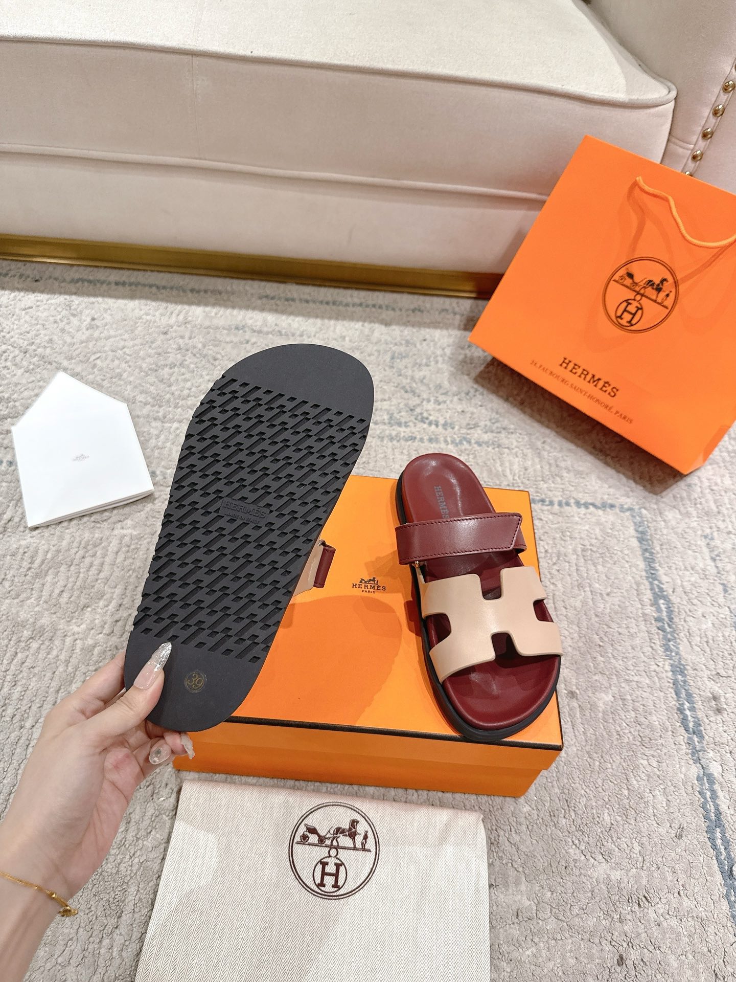 女款 男款➕10Herme*▪️Chypre二舅拖爆款系列 闺蜜夏天必备穿搭🔥非市面垃圾版本.顶级牛皮面