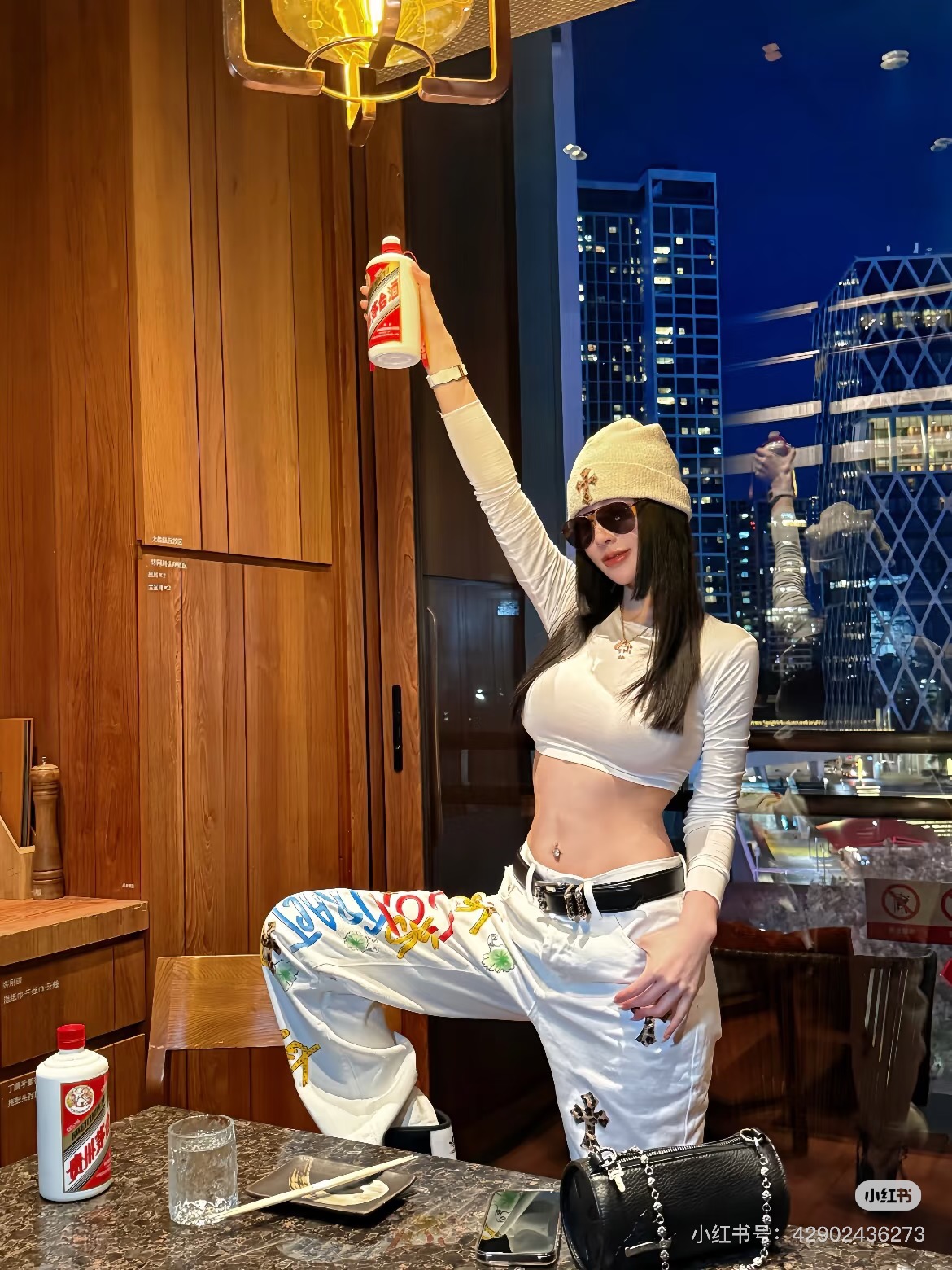 P130款号：D319

Chrome Hearts克罗心手绘涂鸦牛仔裤

SIZE #28 30 32 34