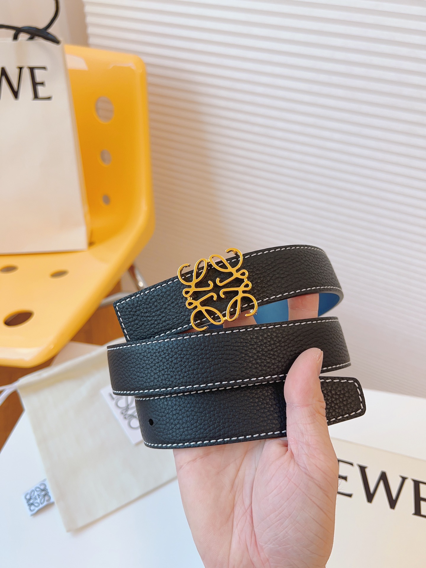 Unique Fashion by Loewe: Practical and Tailored Goods with Excellence and Quality - 图片 1
