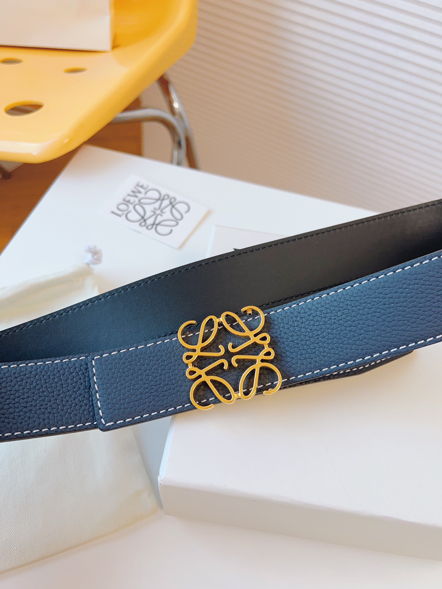 “Loewe: Practical and Unique Fashion by Protégé Loi Wei with 40mm Width Belt” - 图片 5