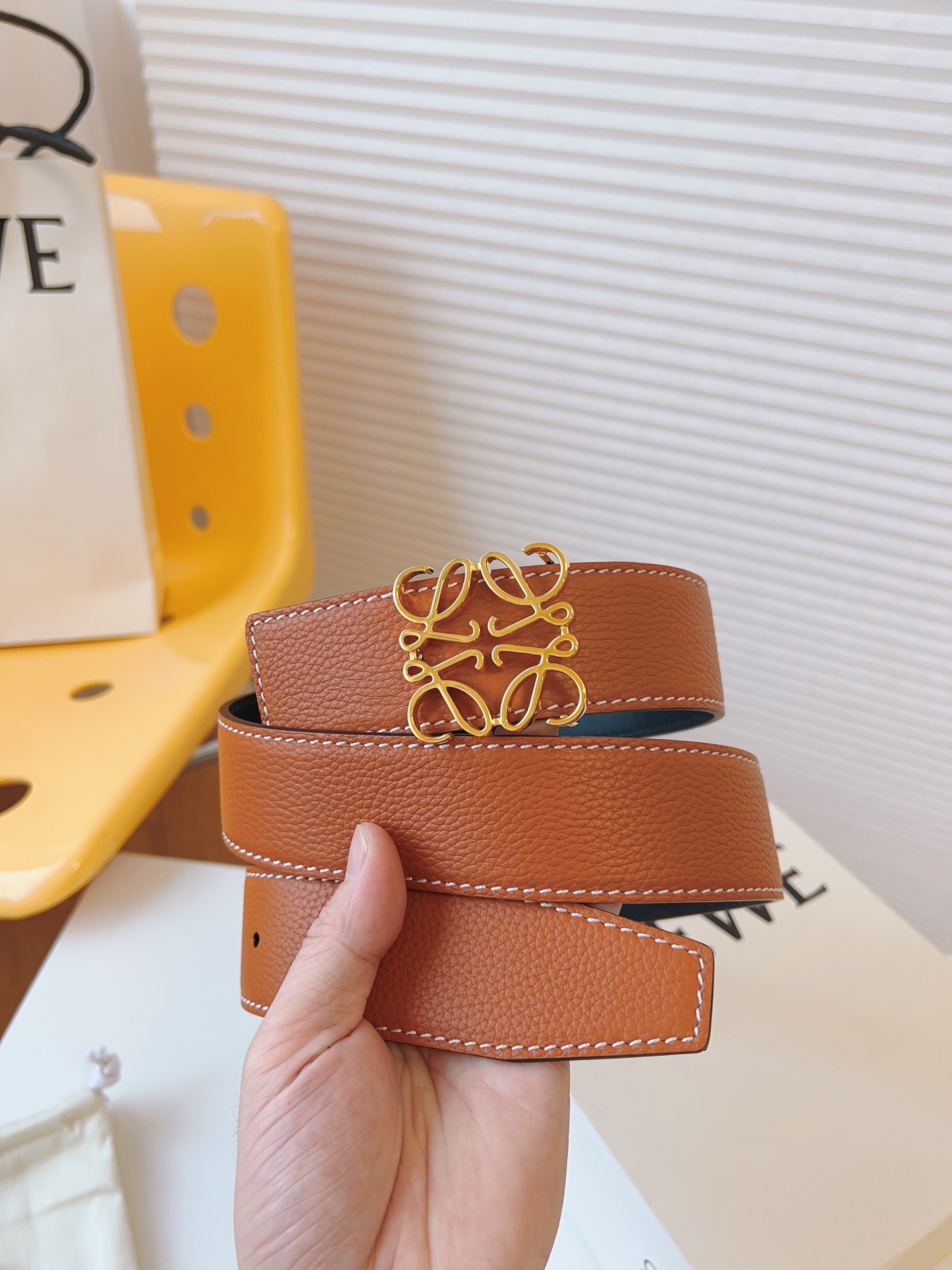 “Loewe: Practical and Unique Fashion by Protégé Loi Wei with 40mm Width Belt” - 图片 3