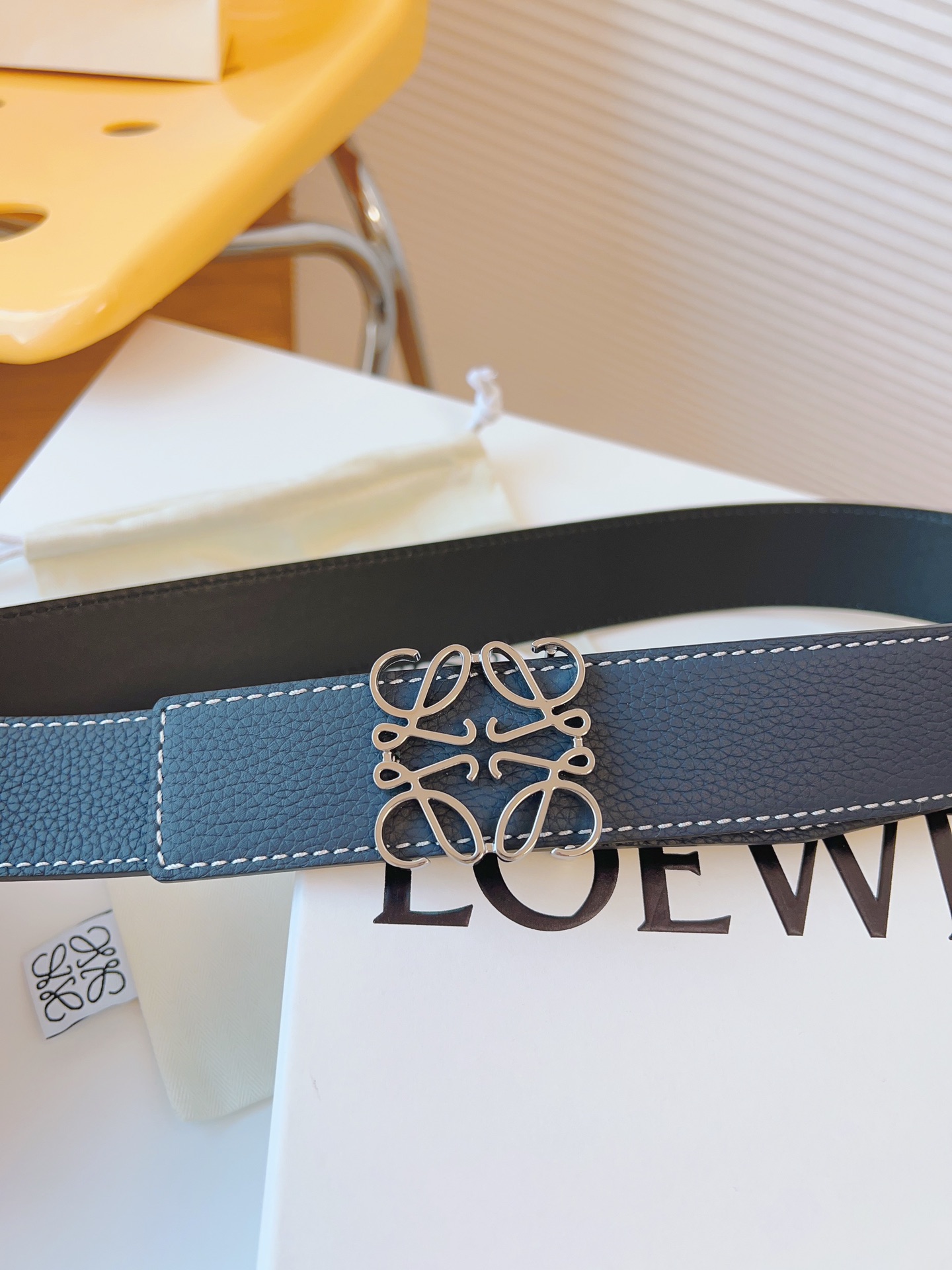 “Loewe: Practical and Unique Fashion by Protégé Loi Wei with 40mm Width Belt” - 图片 6